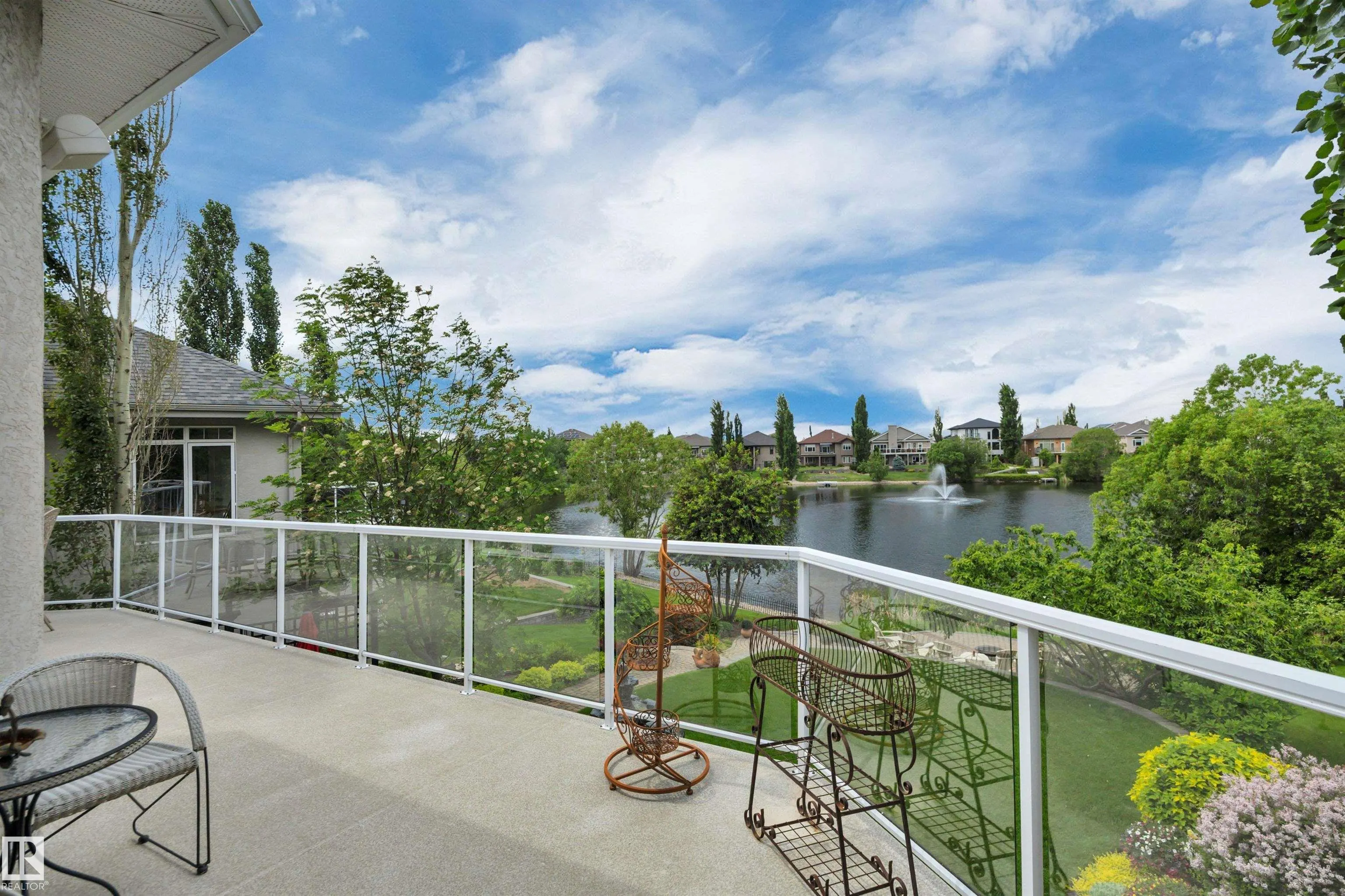 38 SHORES Drive