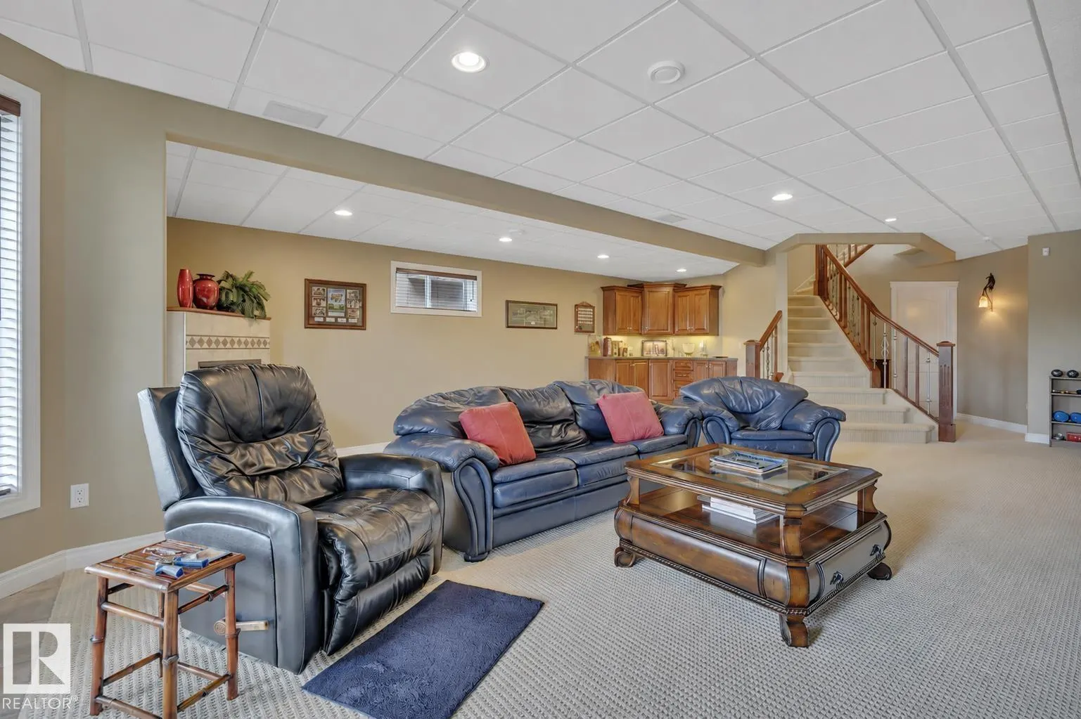38 SHORES Drive