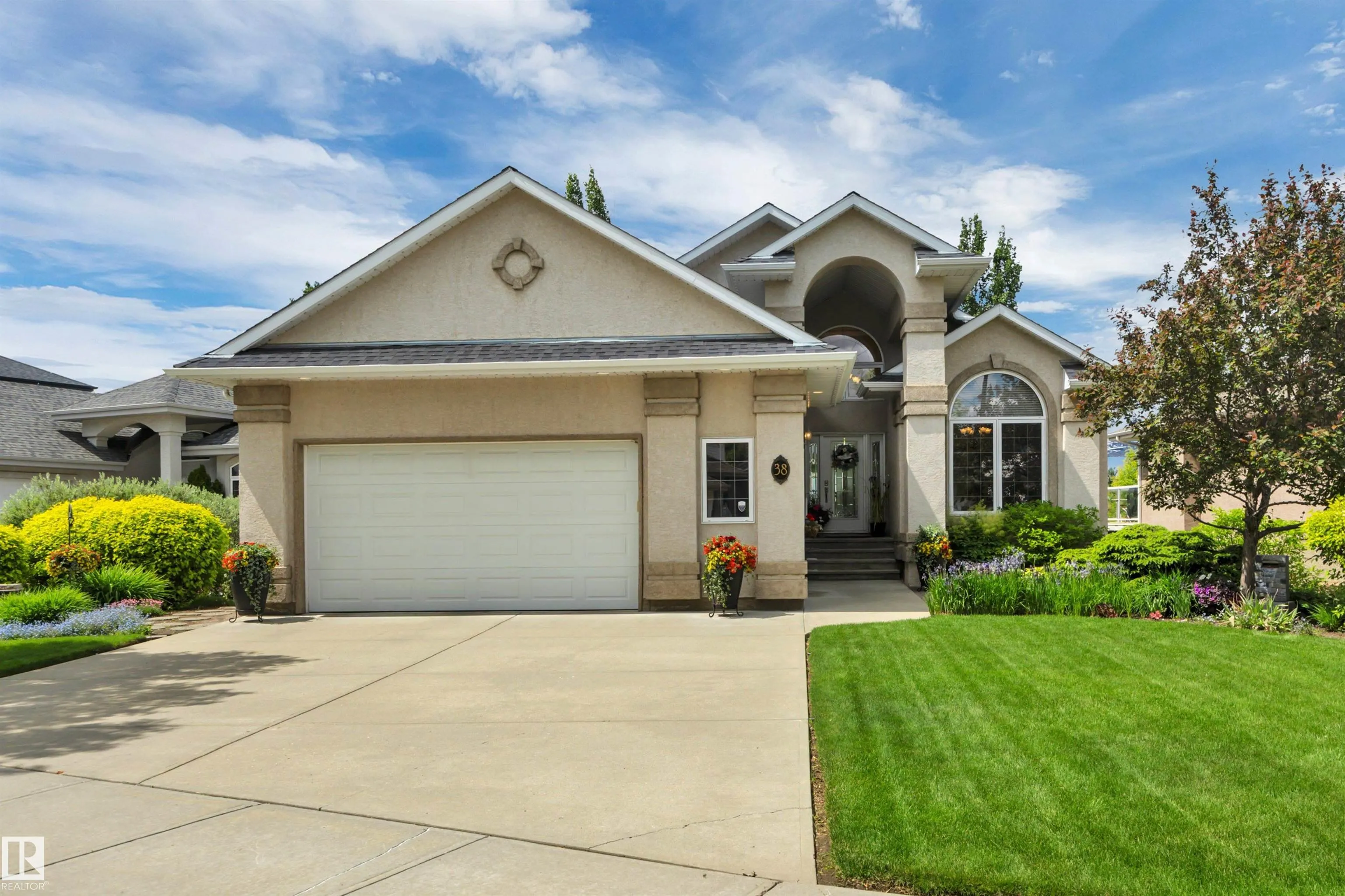 38 SHORES Drive