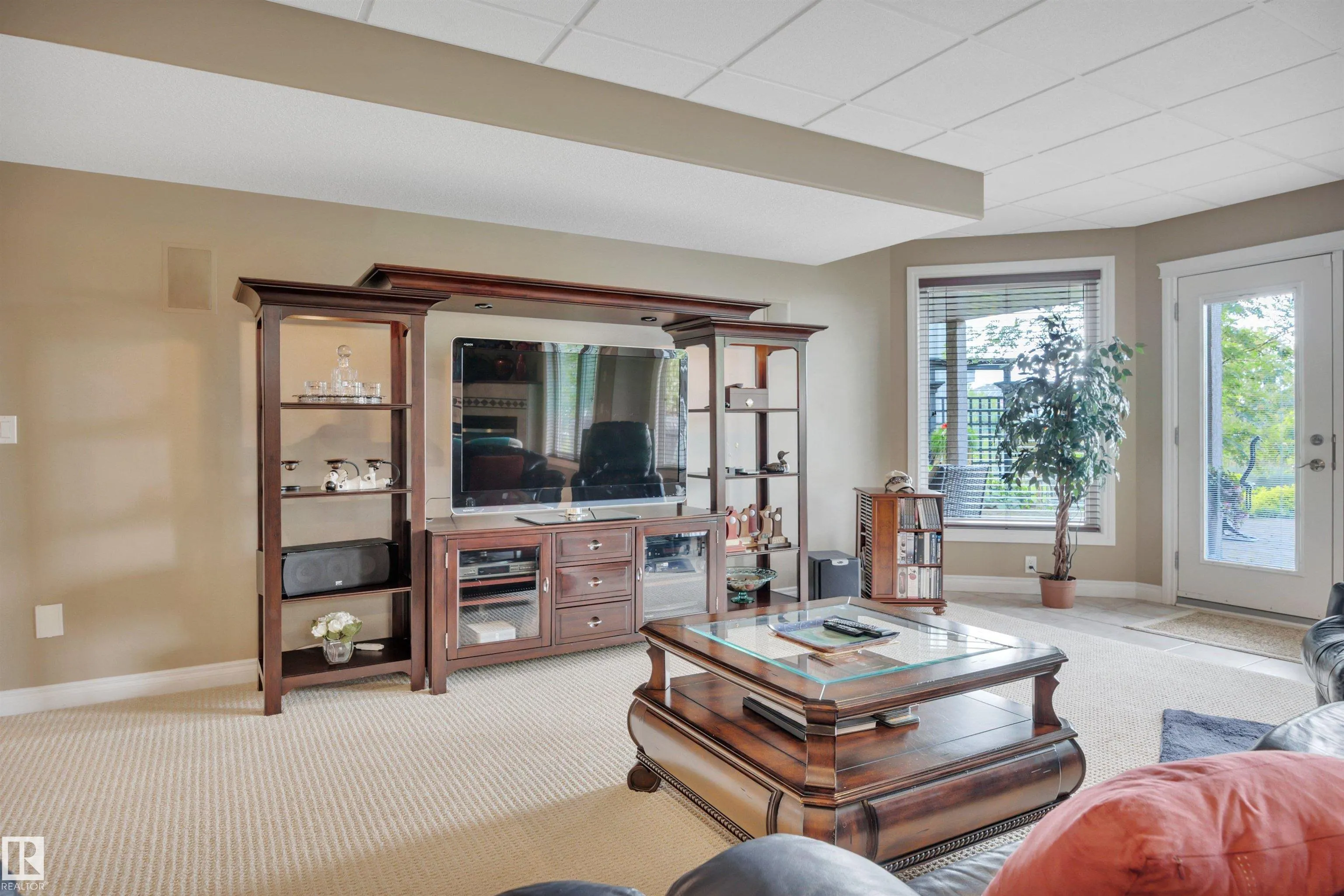38 SHORES Drive