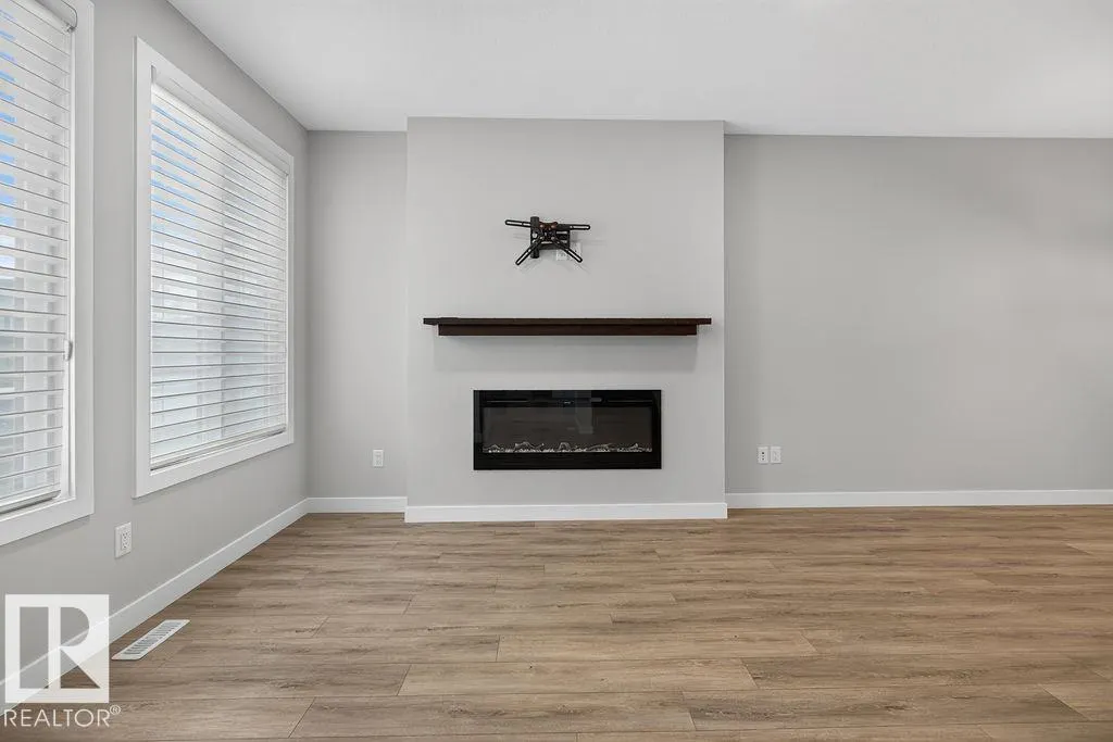 33 SIENNA Boulevard