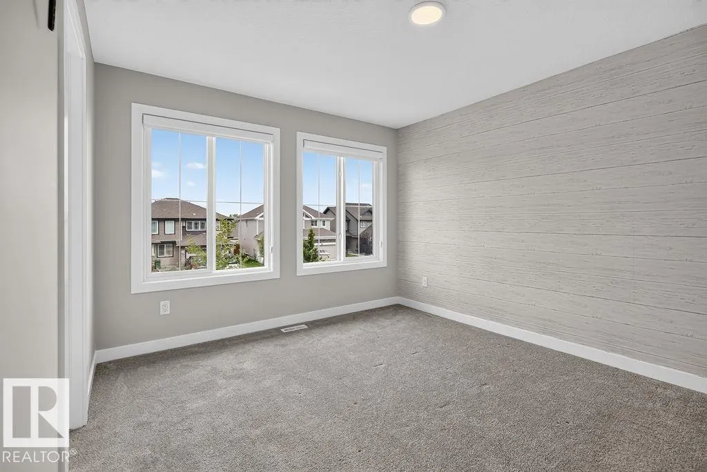33 SIENNA Boulevard