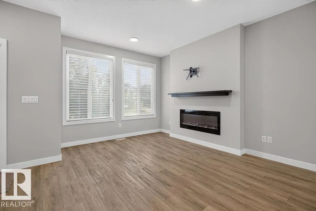 33 SIENNA Boulevard
