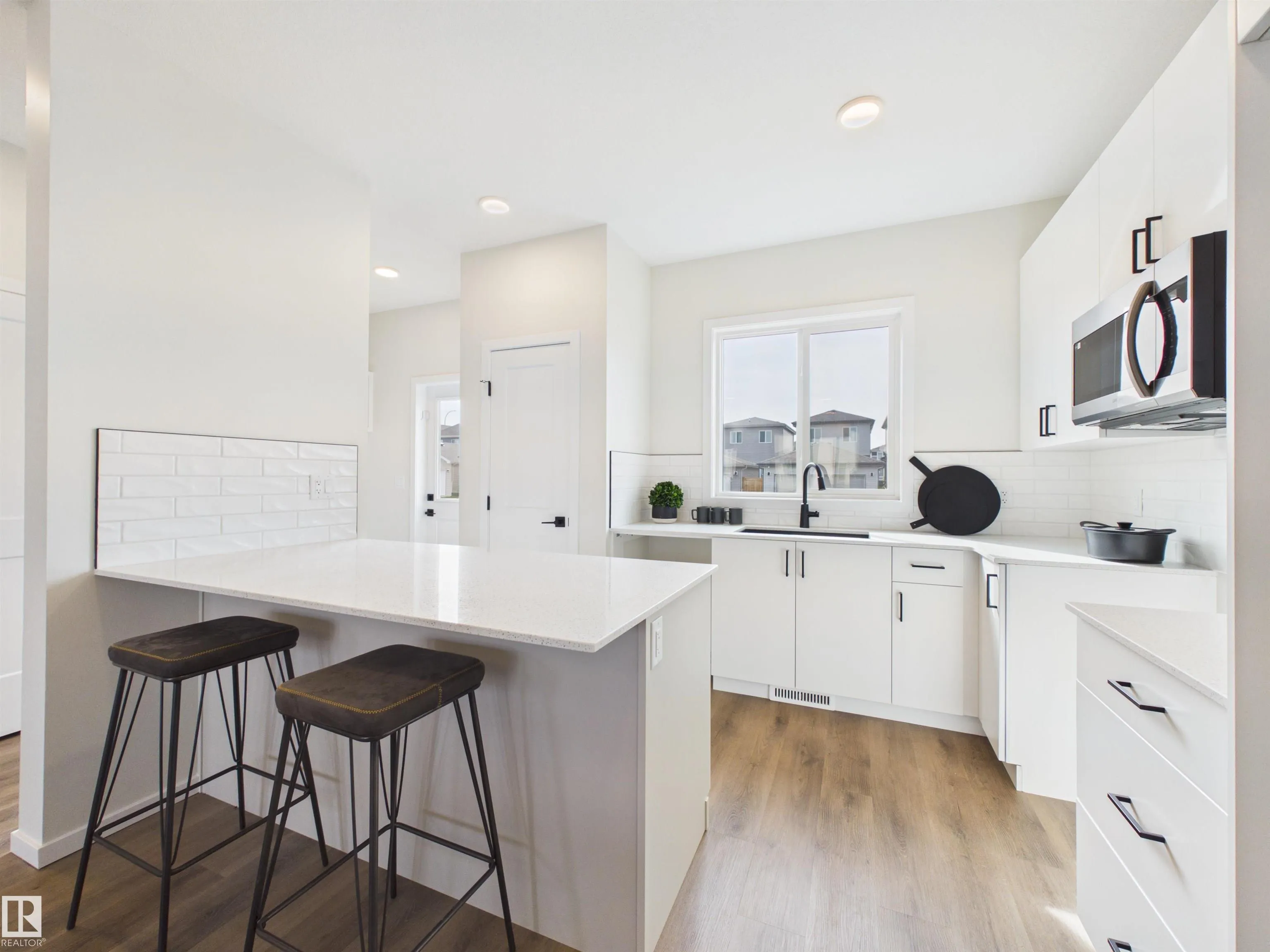 87 SERENO Lane