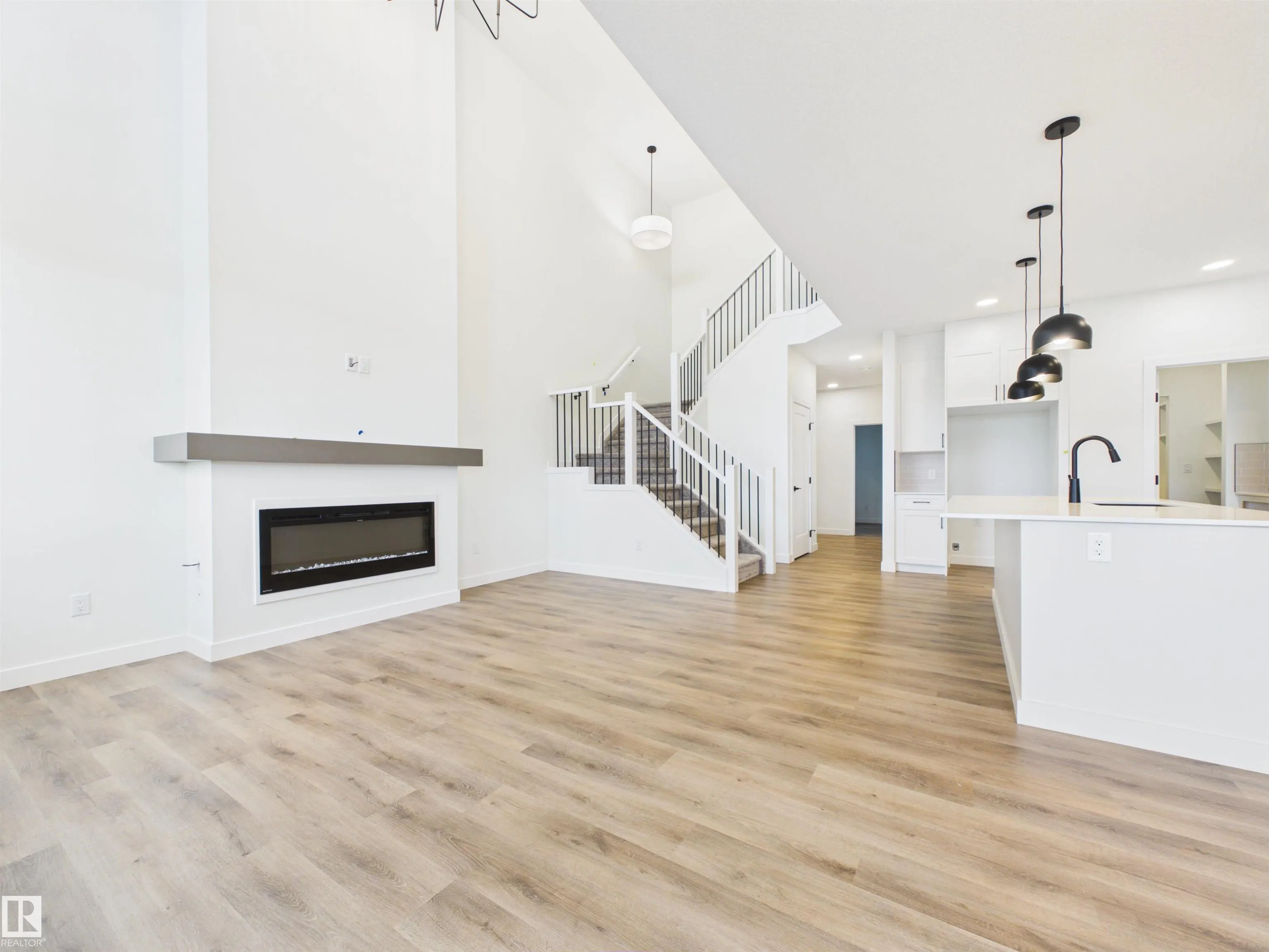120 CALEDON Crescent