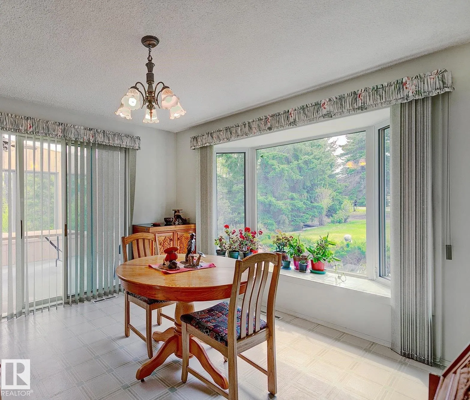 140 WINDERMERE Drive