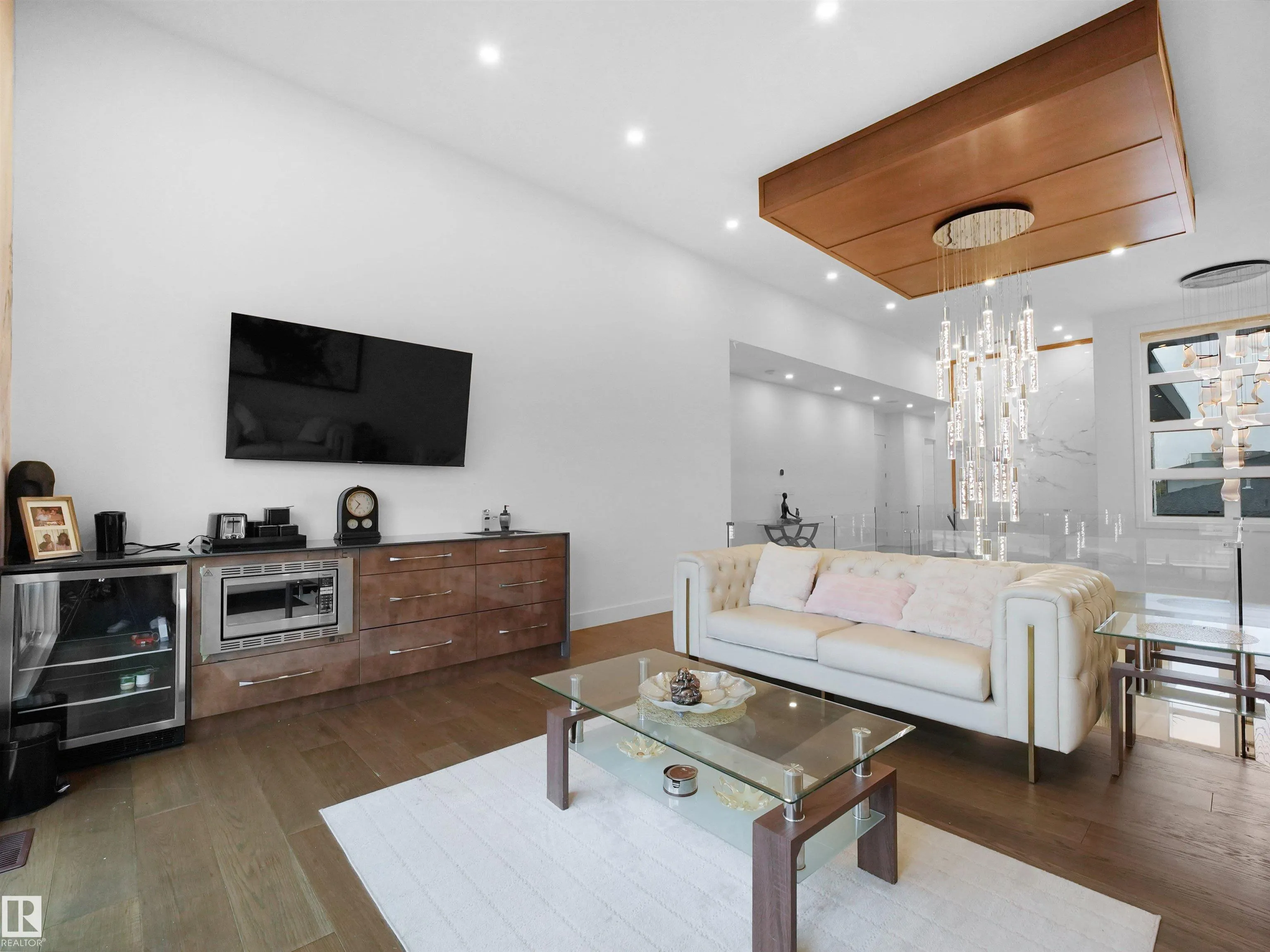 4809 WOOLSEY Lane
