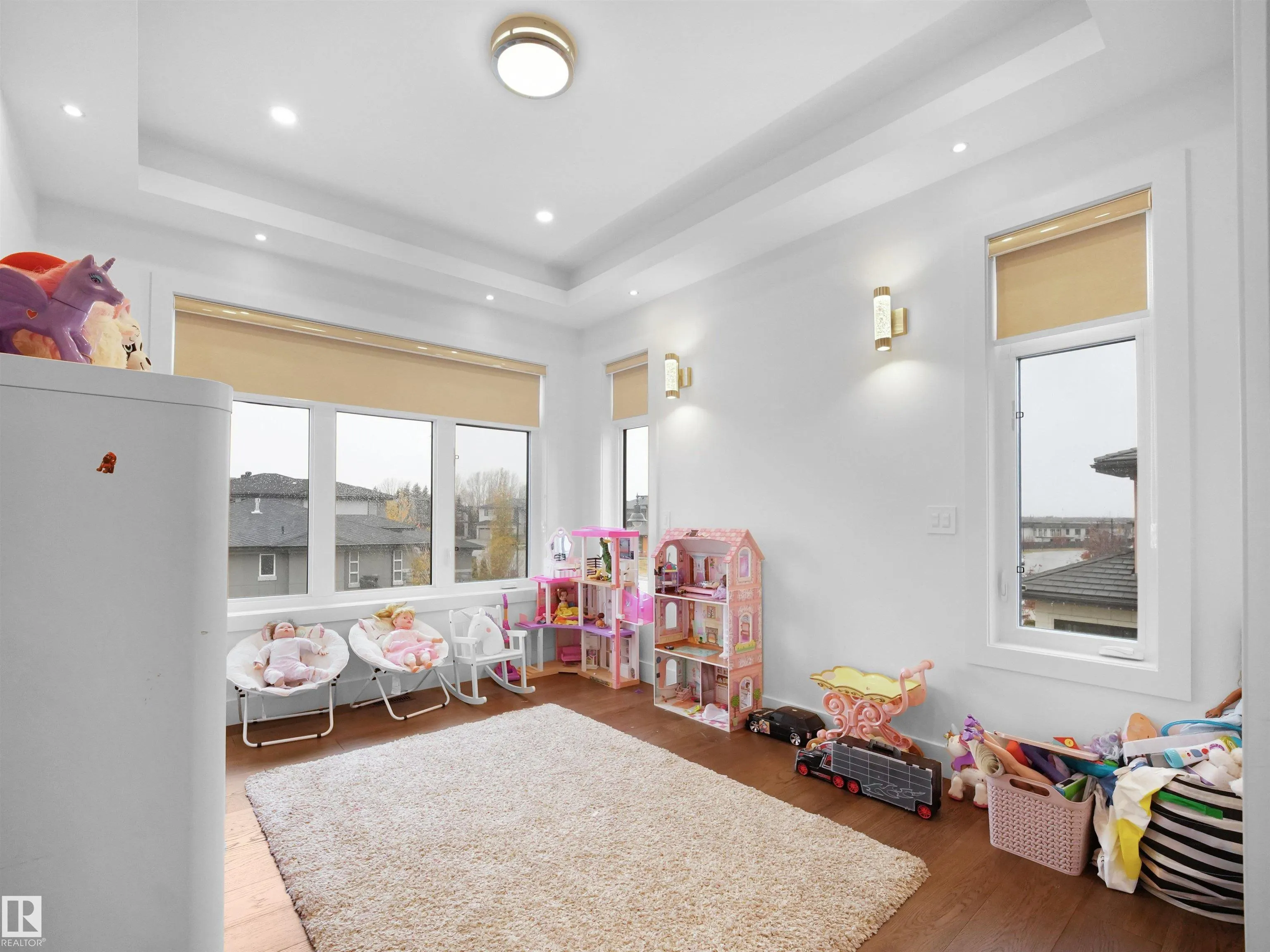 4809 WOOLSEY Lane