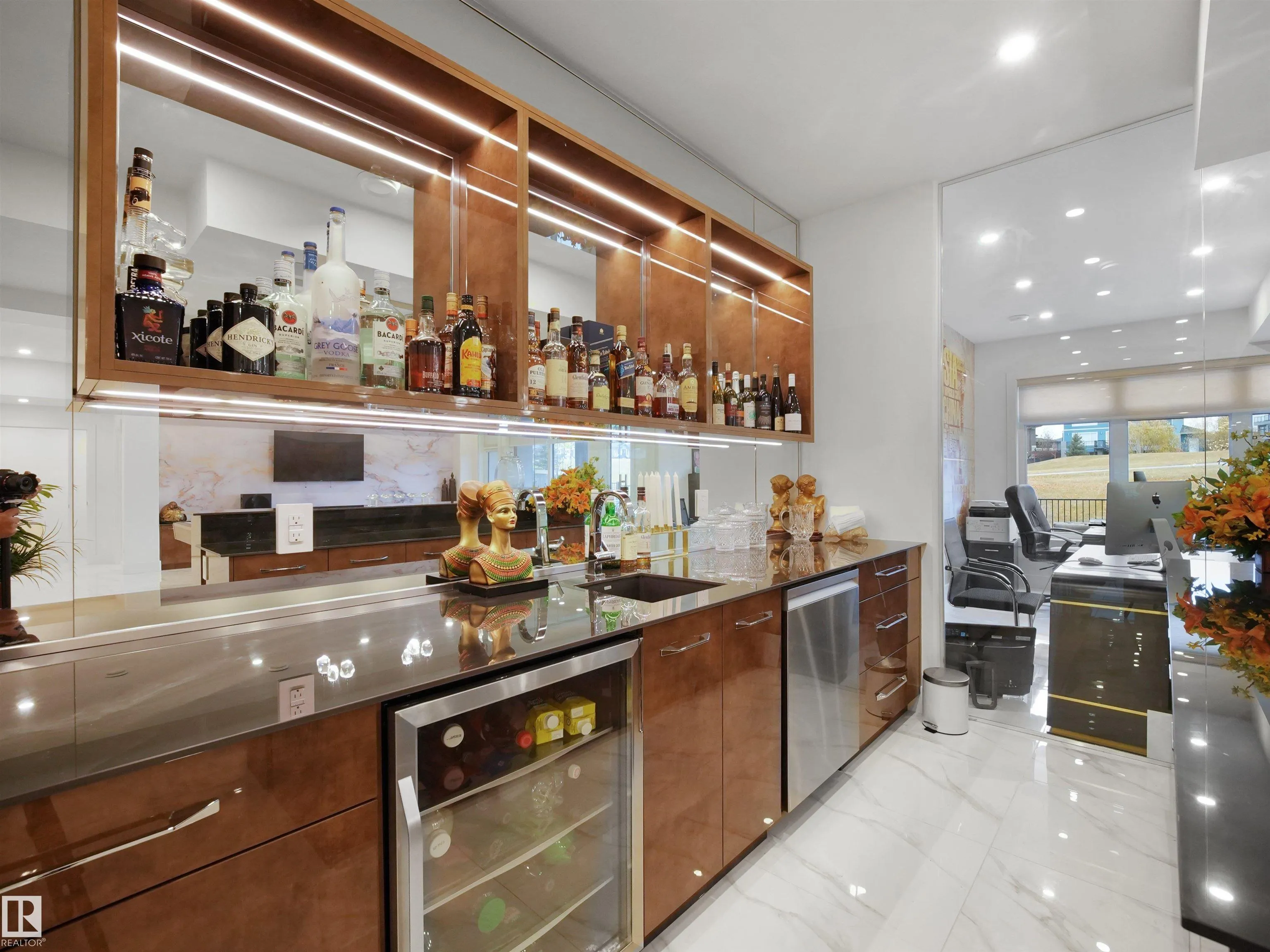 4809 WOOLSEY Lane