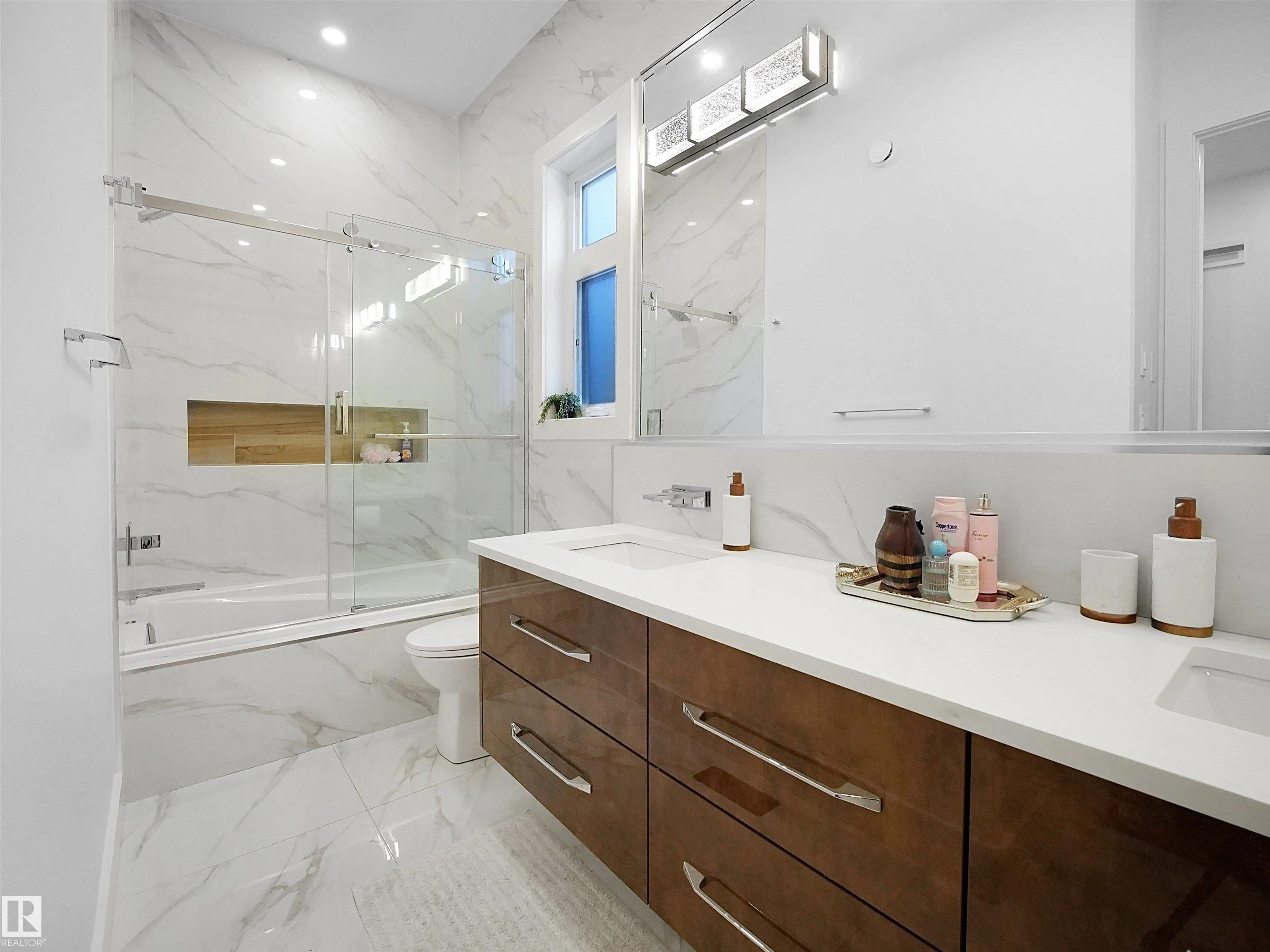 4809 WOOLSEY Lane