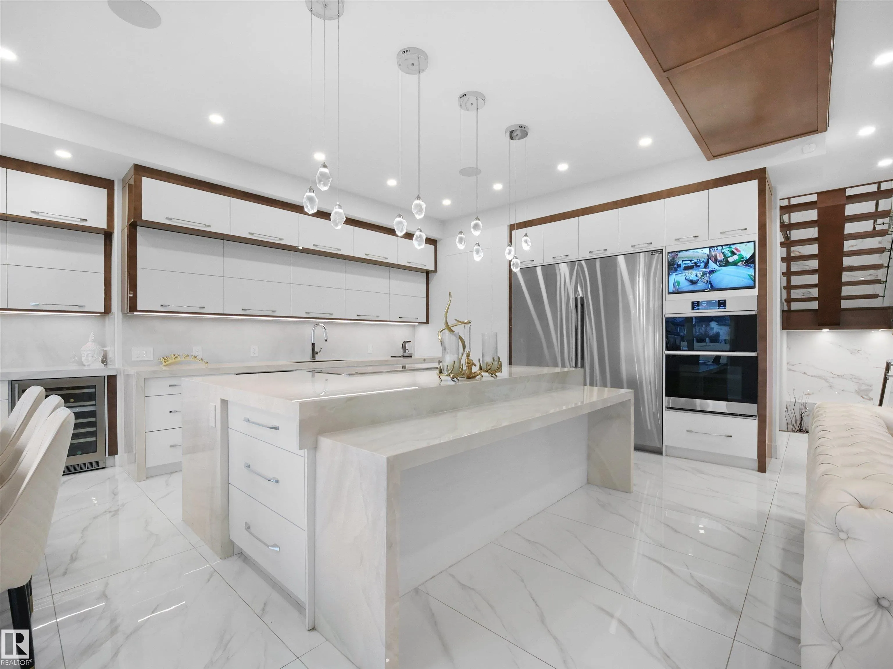 4809 WOOLSEY Lane