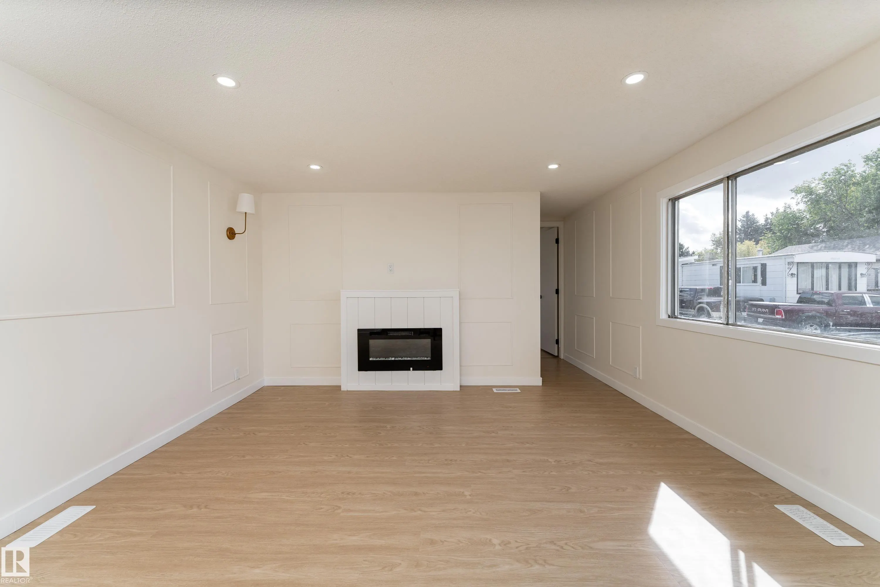 305 calahoo Road