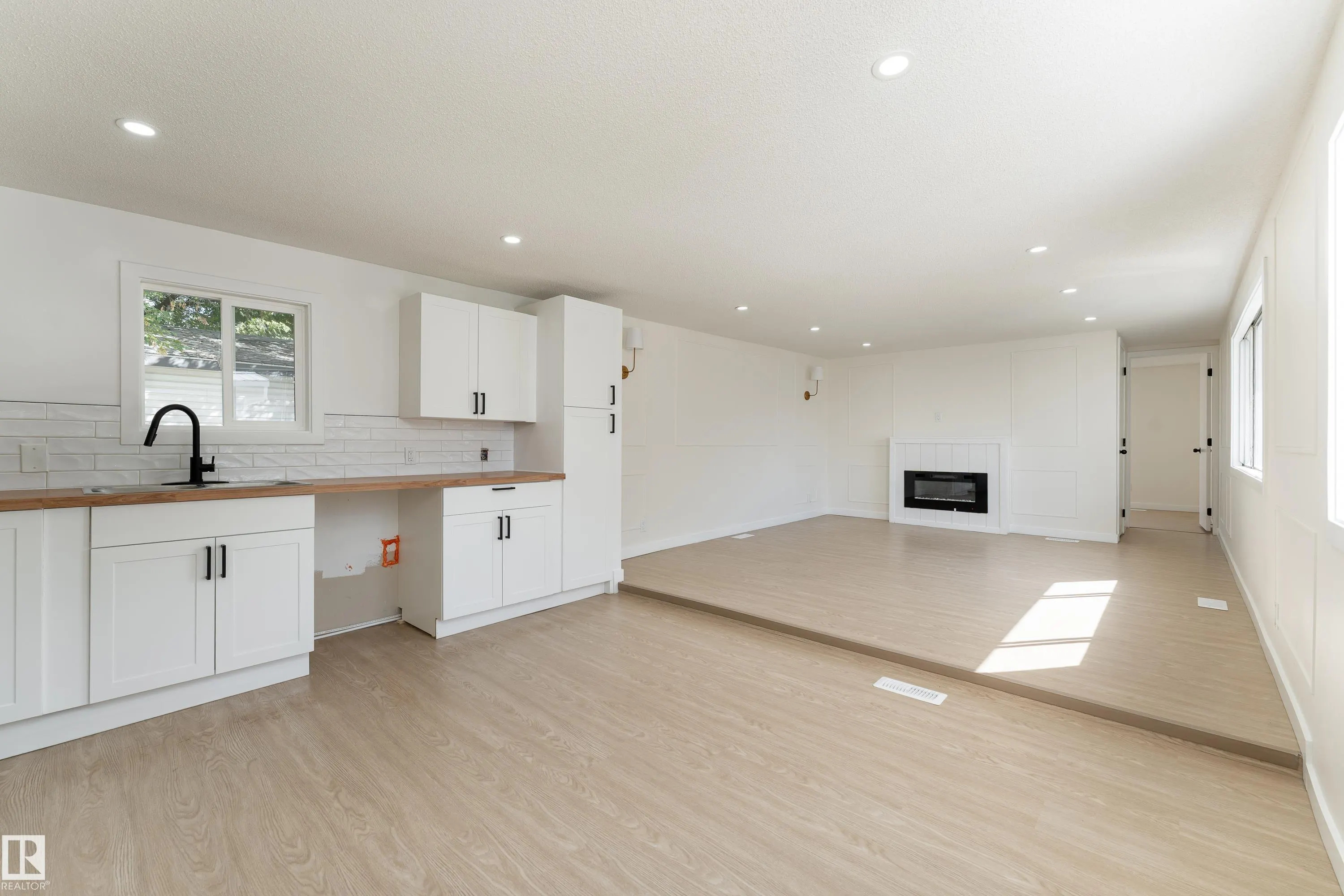 305 calahoo Road