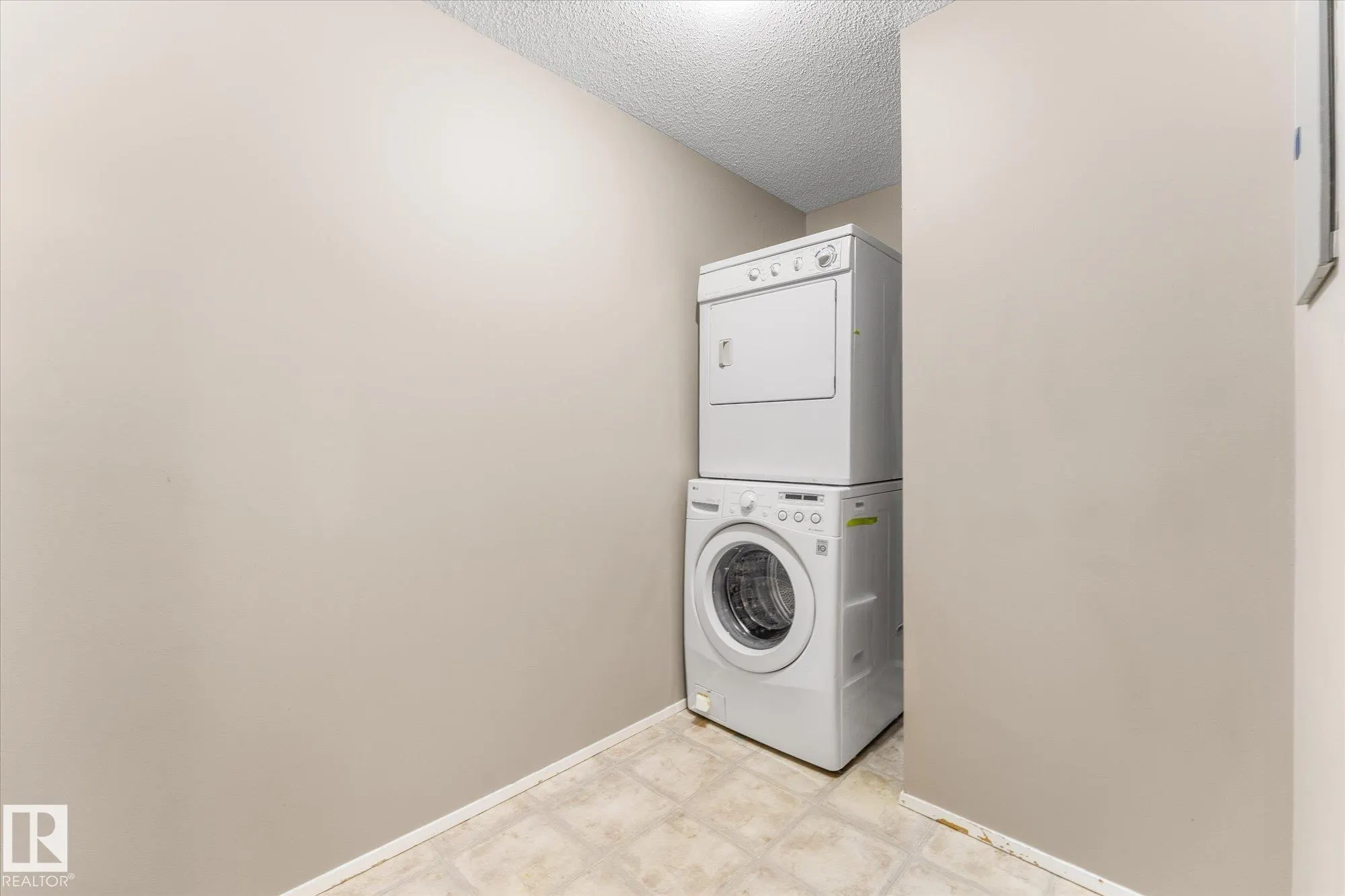 2508 50 Street