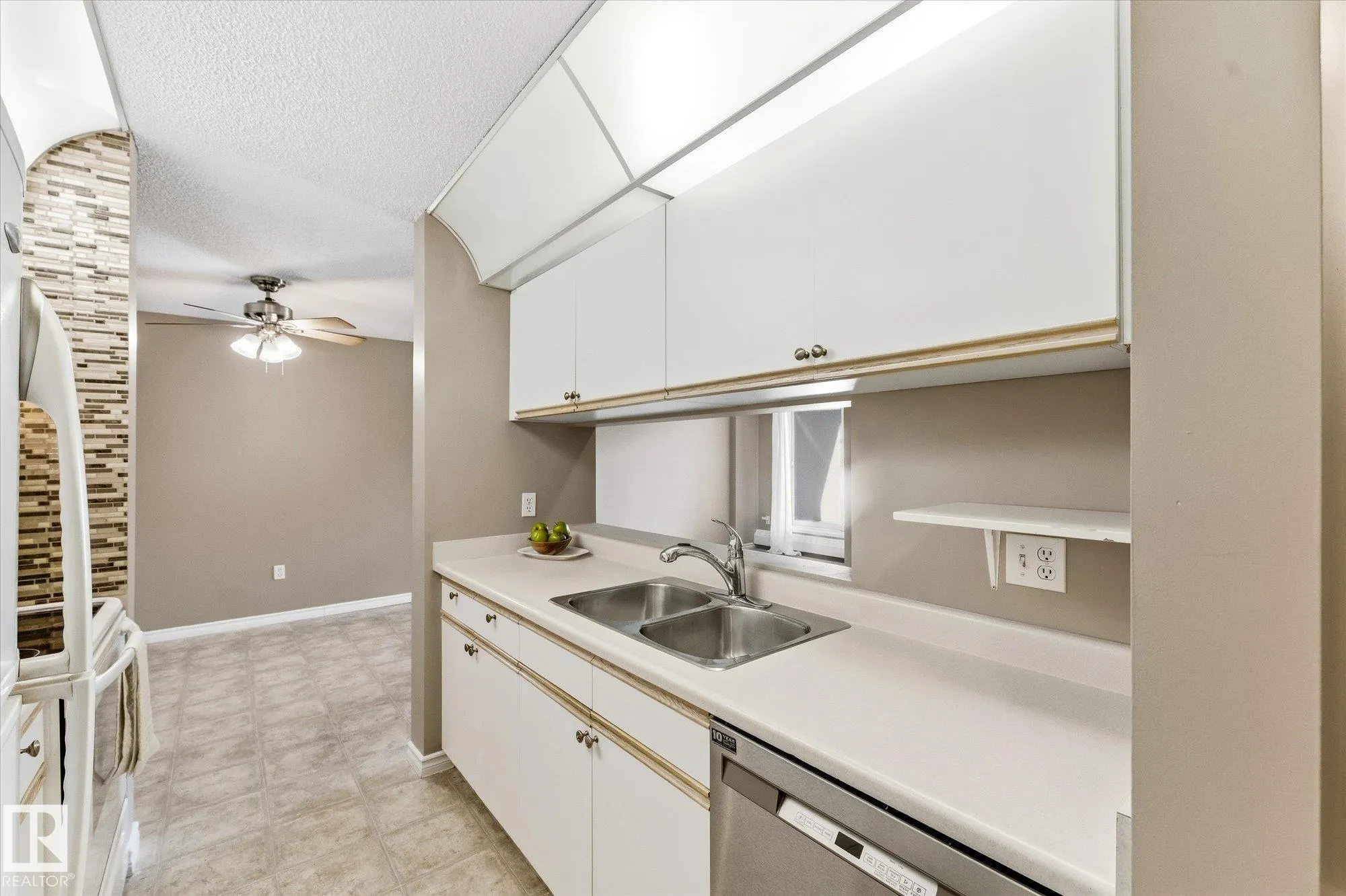 2508 50 Street