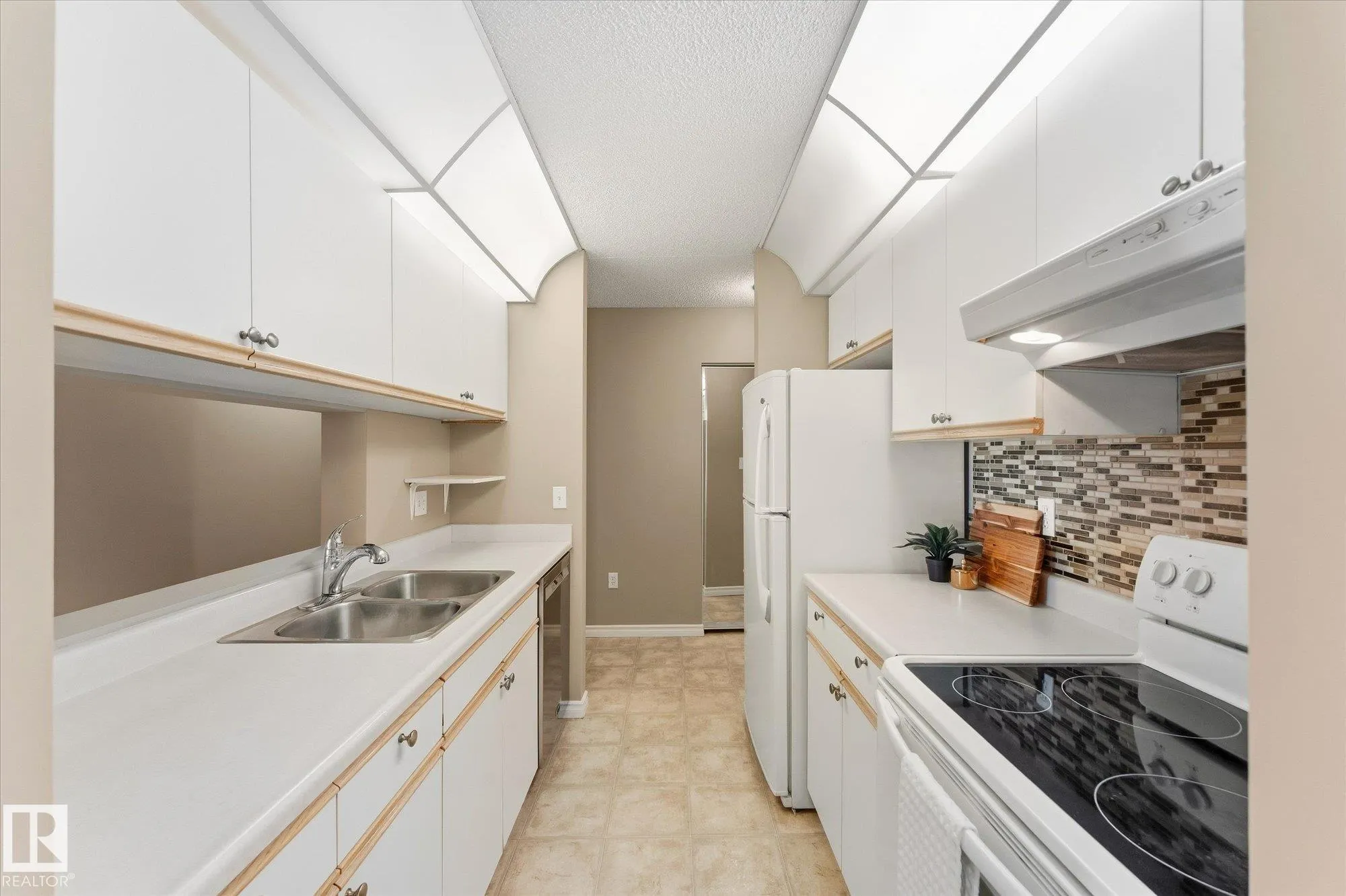 2508 50 Street