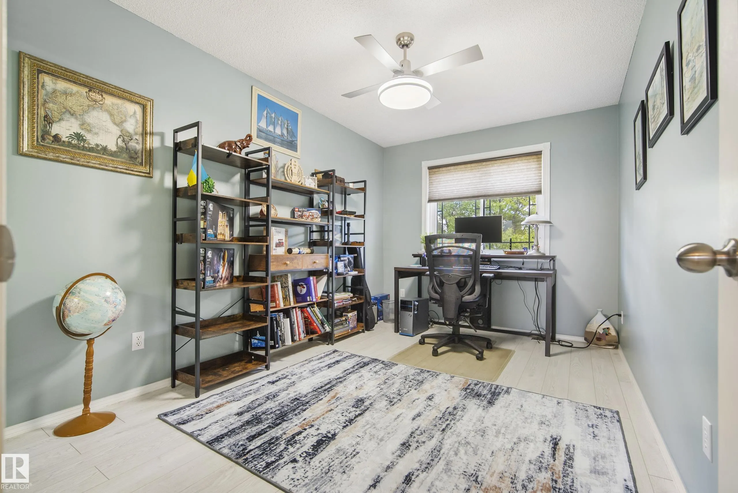 38 DEANE Crescent