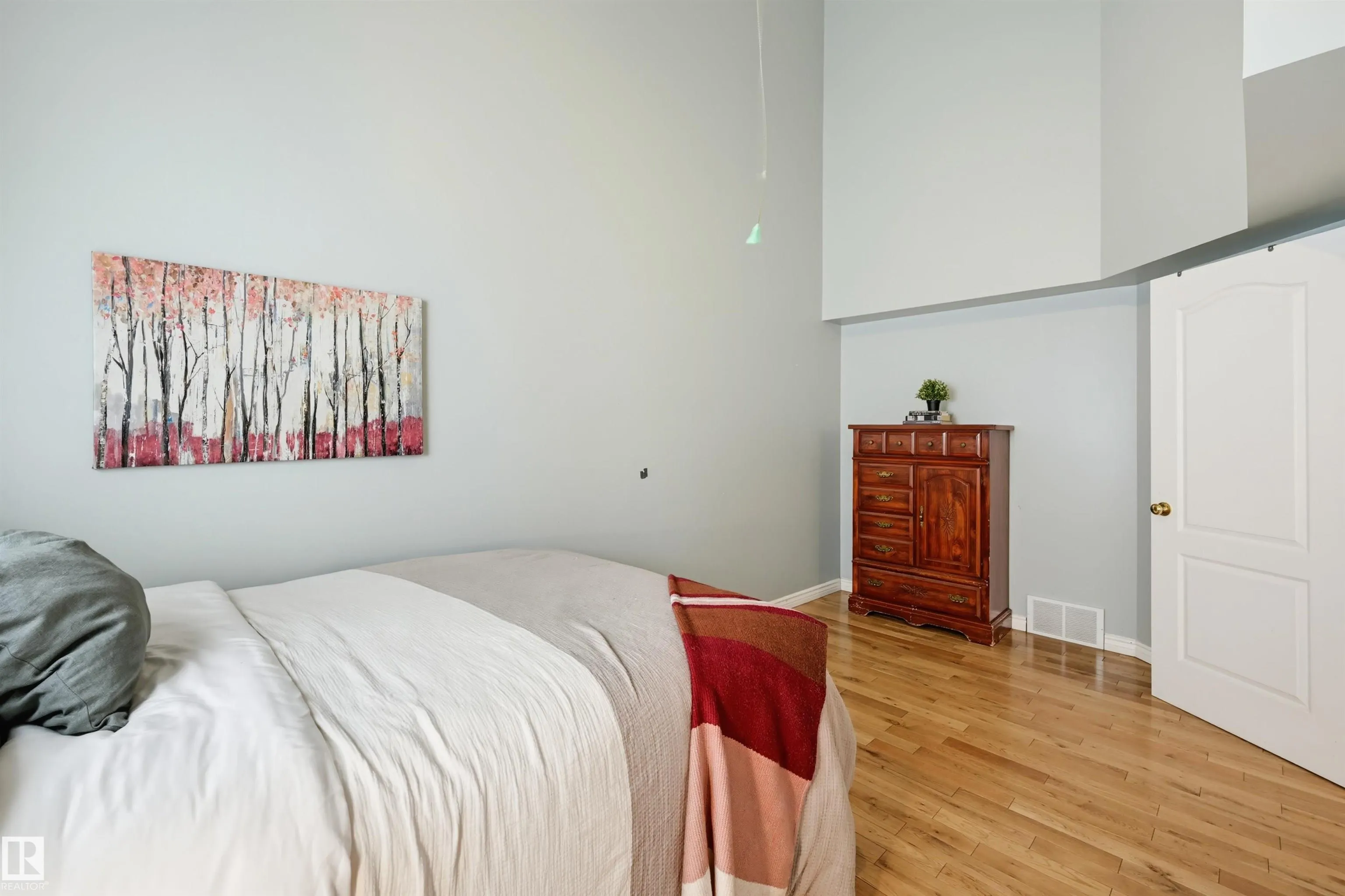 89 Dunfield Crescent