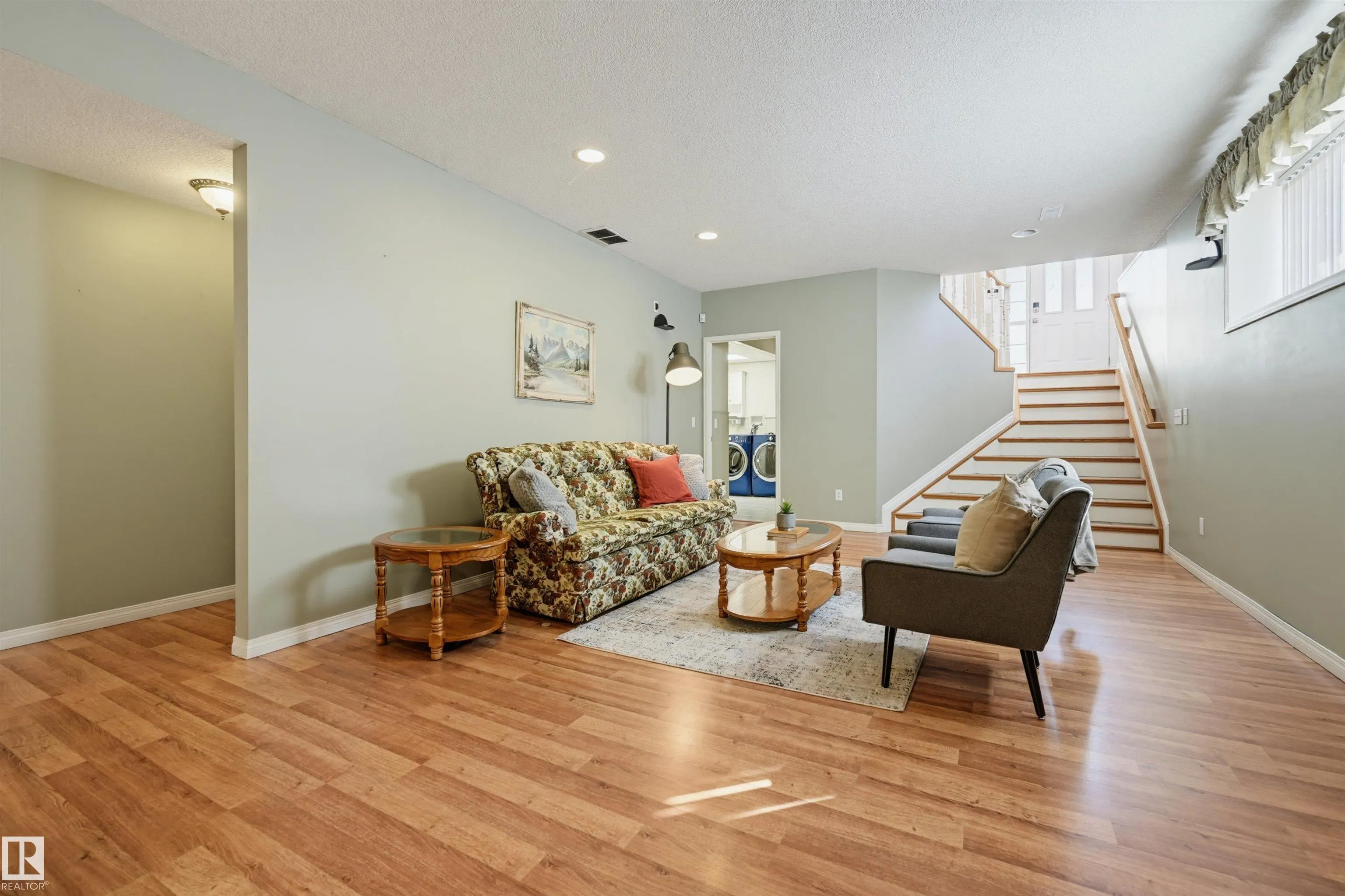 89 Dunfield Crescent