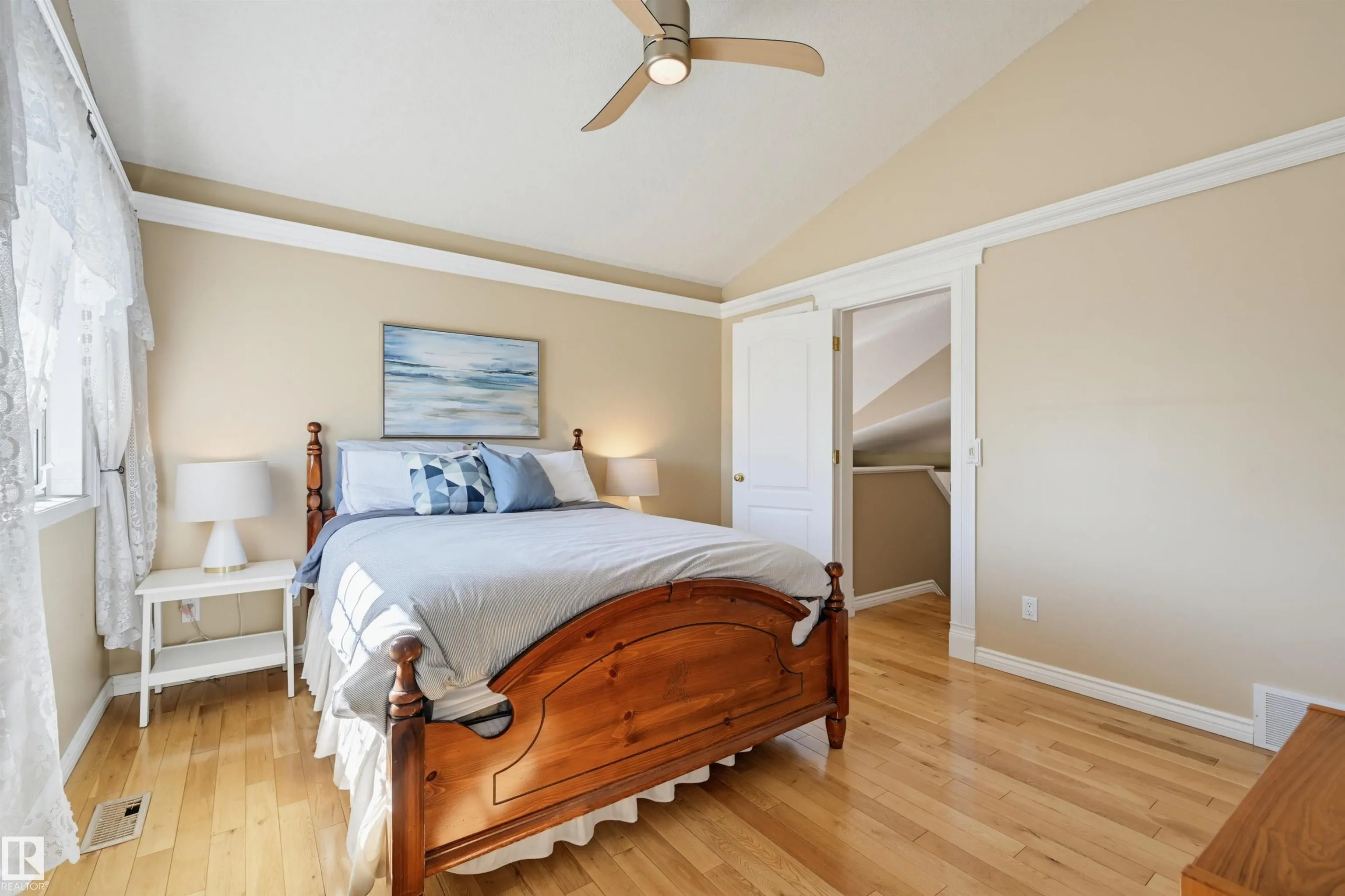89 Dunfield Crescent