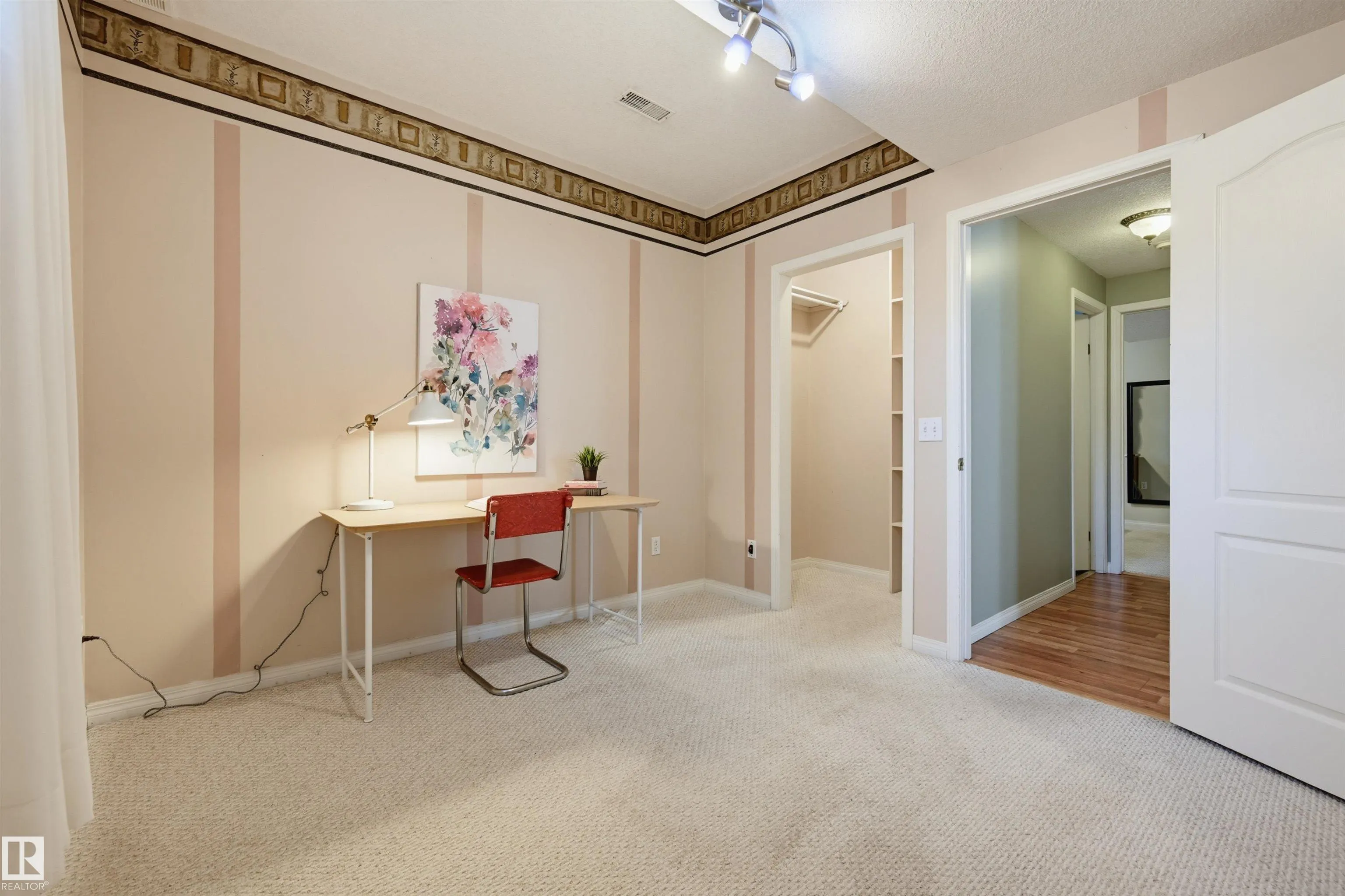 89 Dunfield Crescent