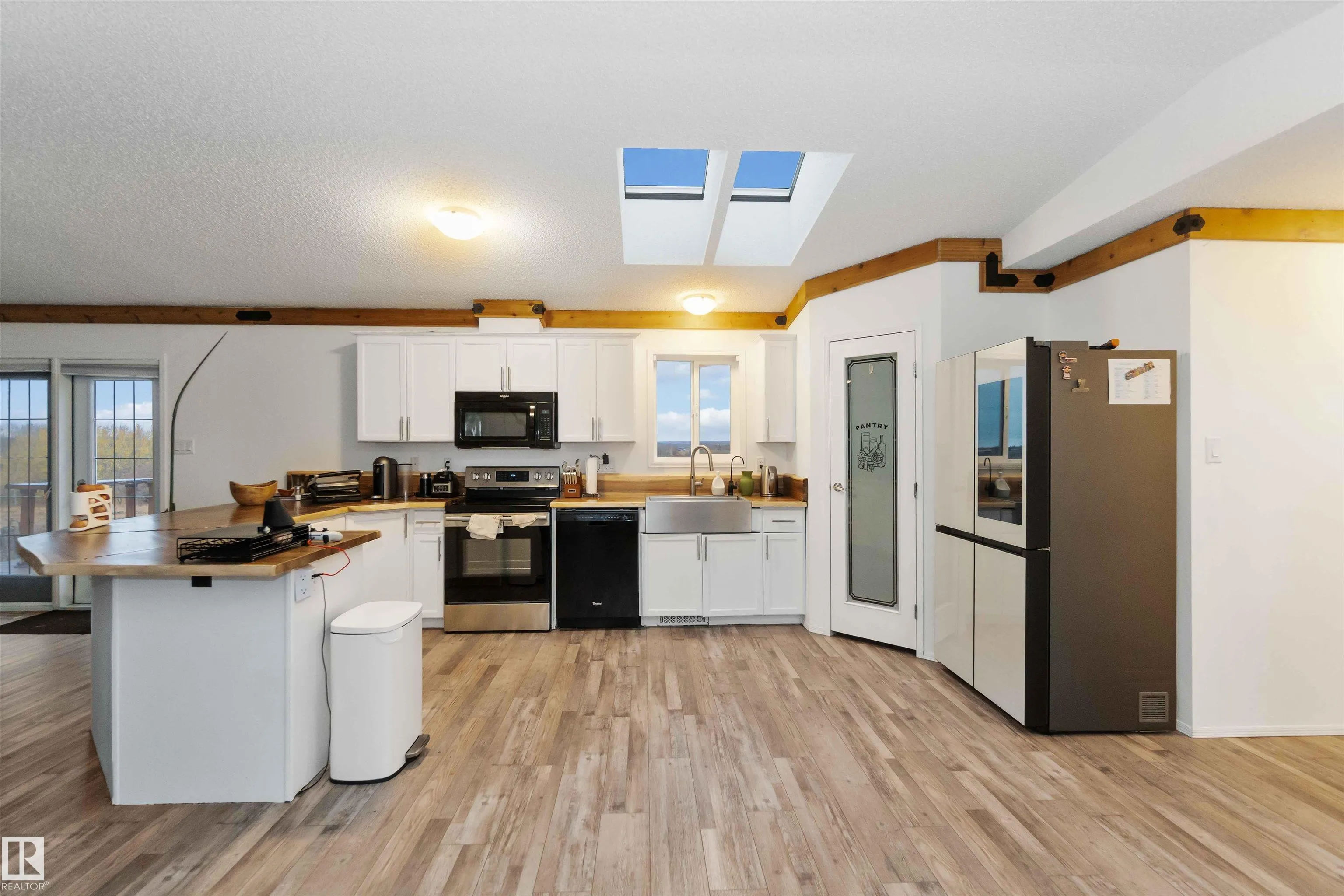 53273 RGE ROAD 215