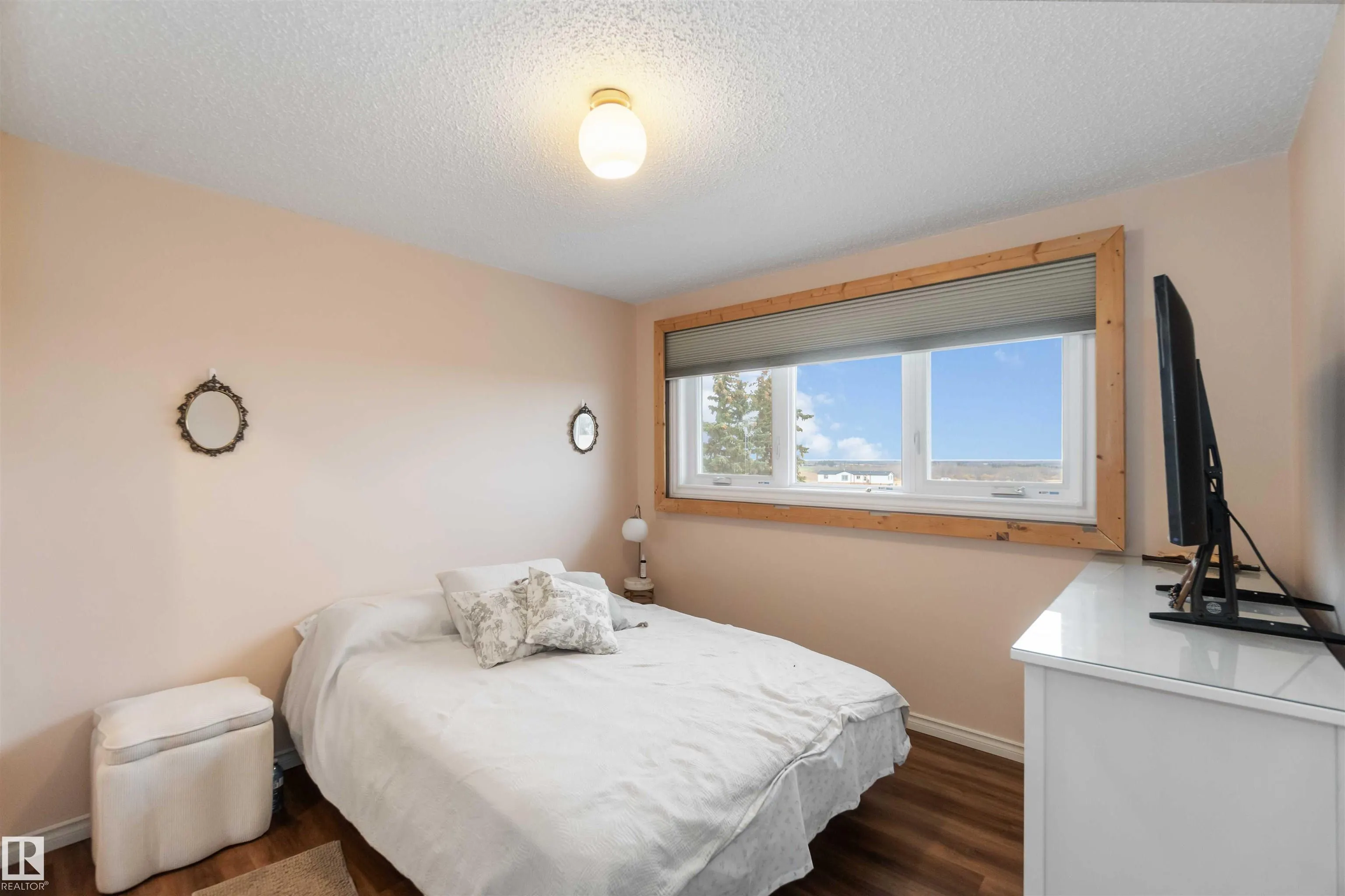 53273 RGE ROAD 215