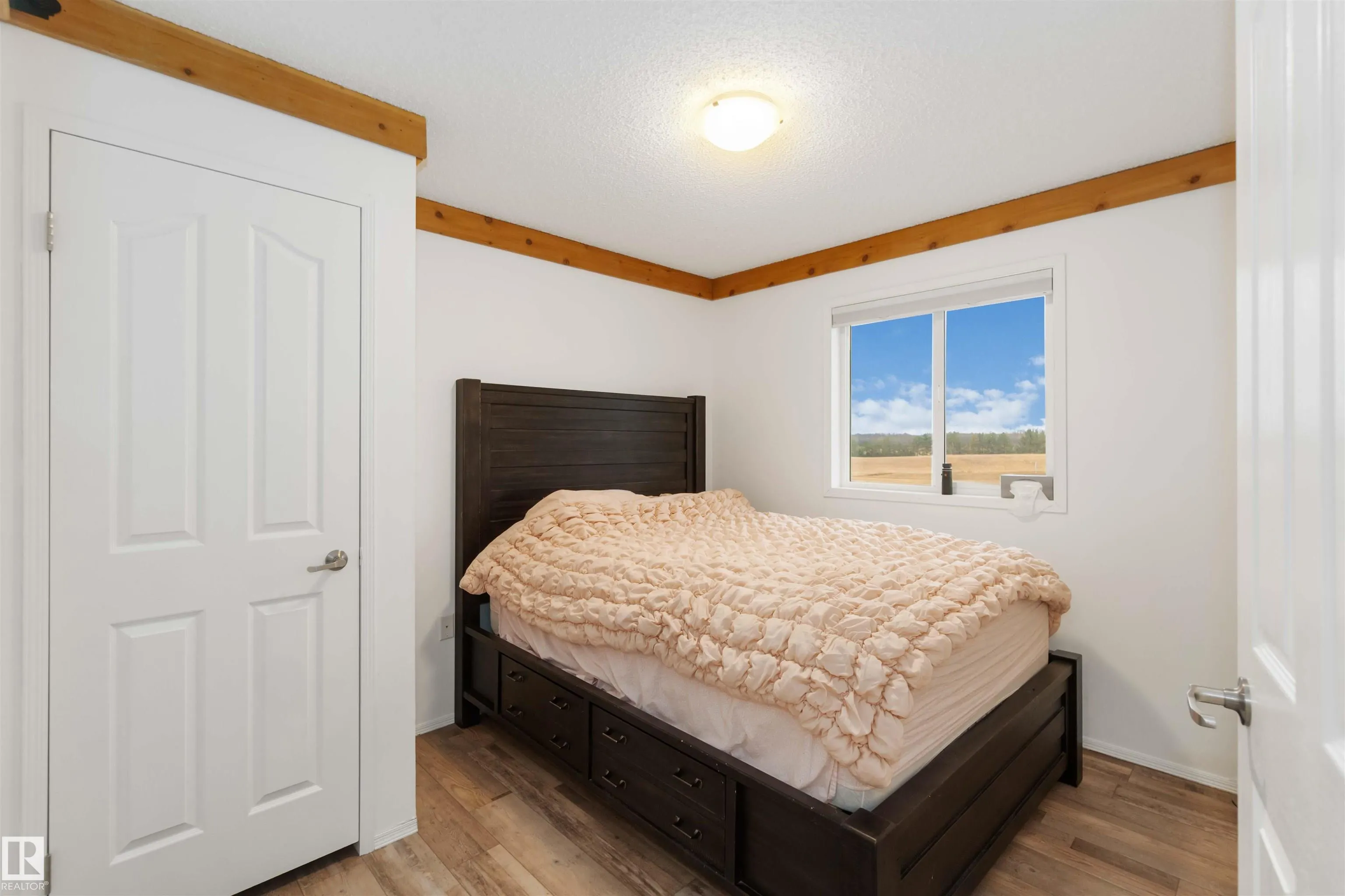 53273 RGE ROAD 215