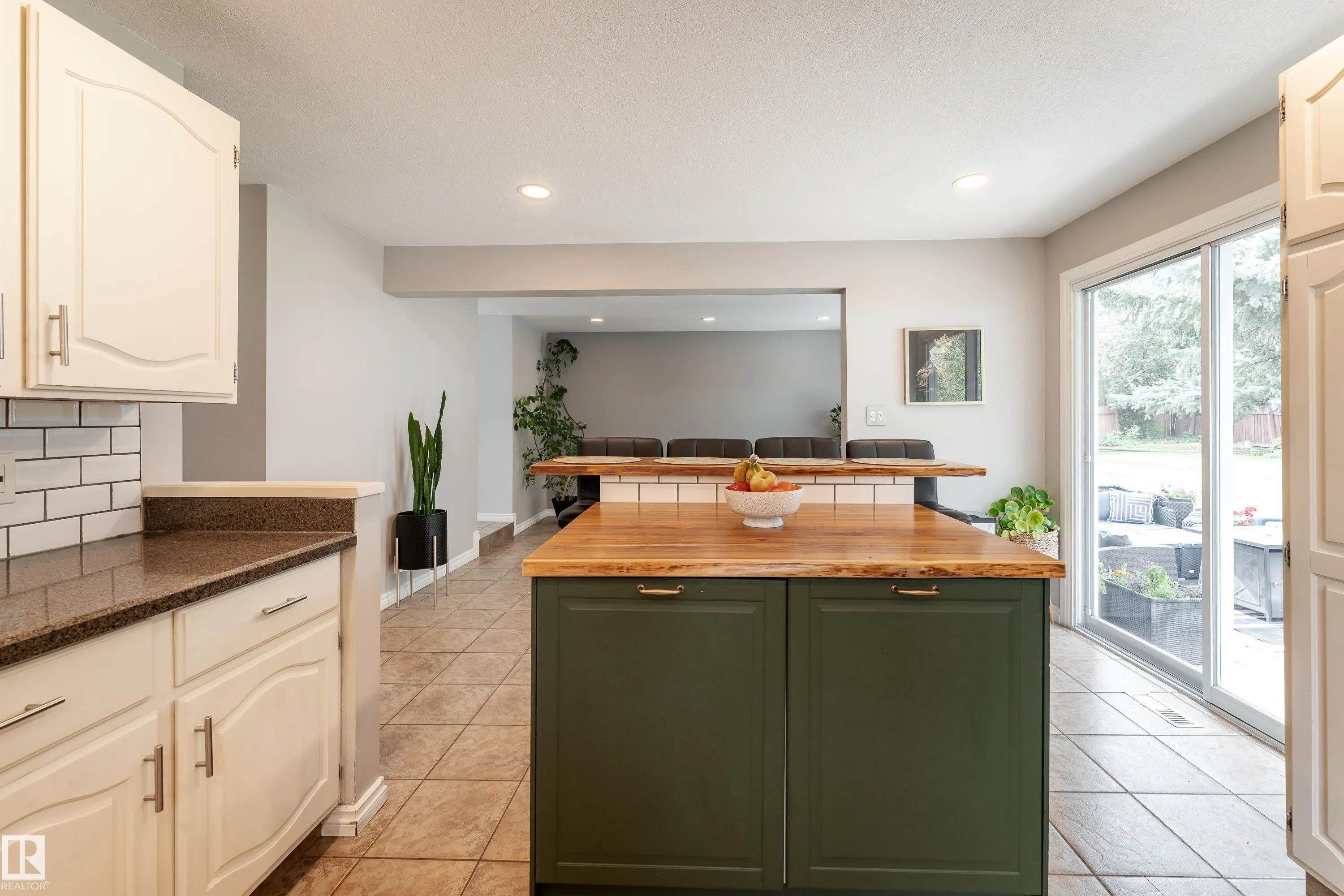 11 PATTERSON Crescent