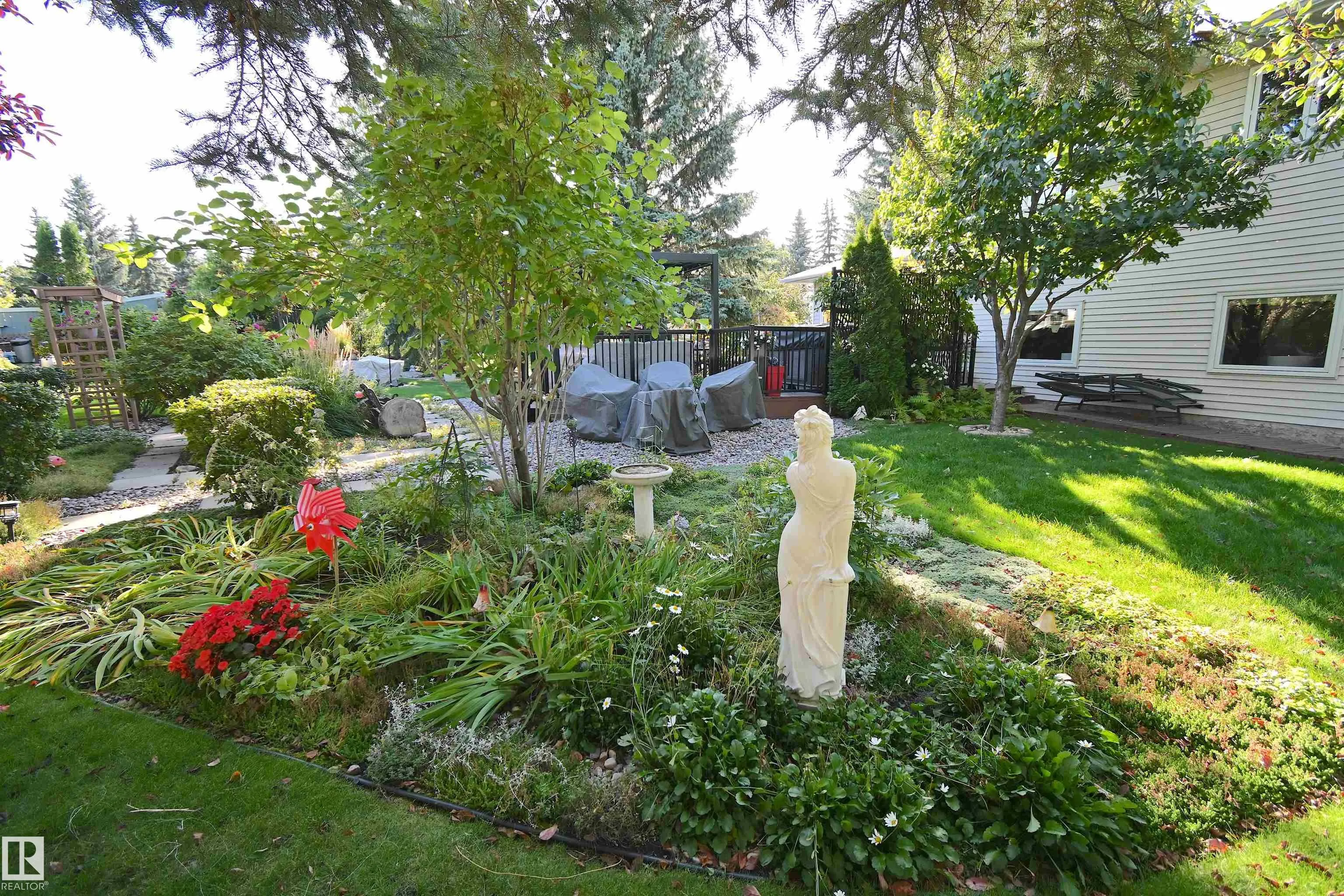 56 STONESHIRE Crescent