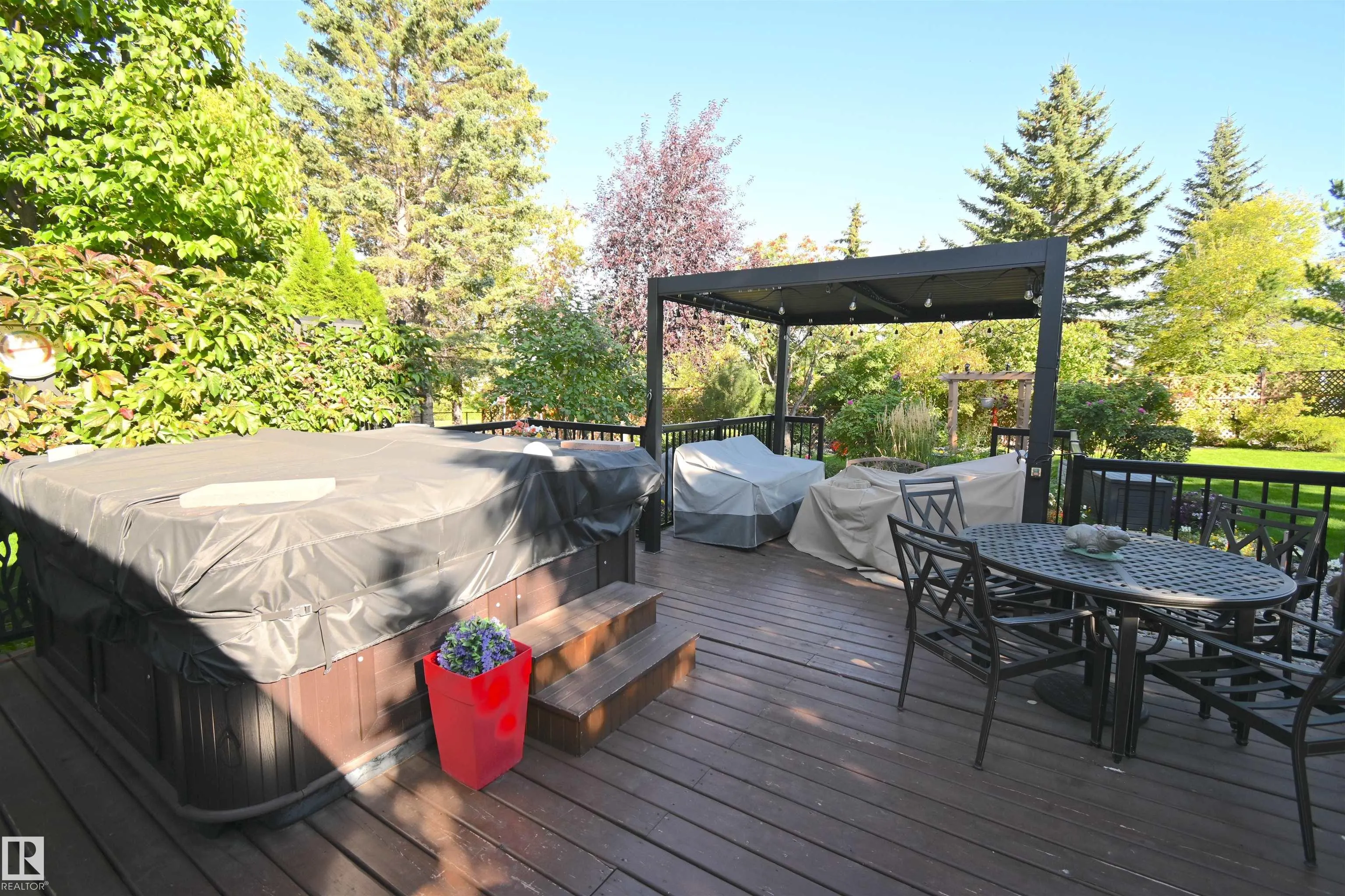 56 STONESHIRE Crescent