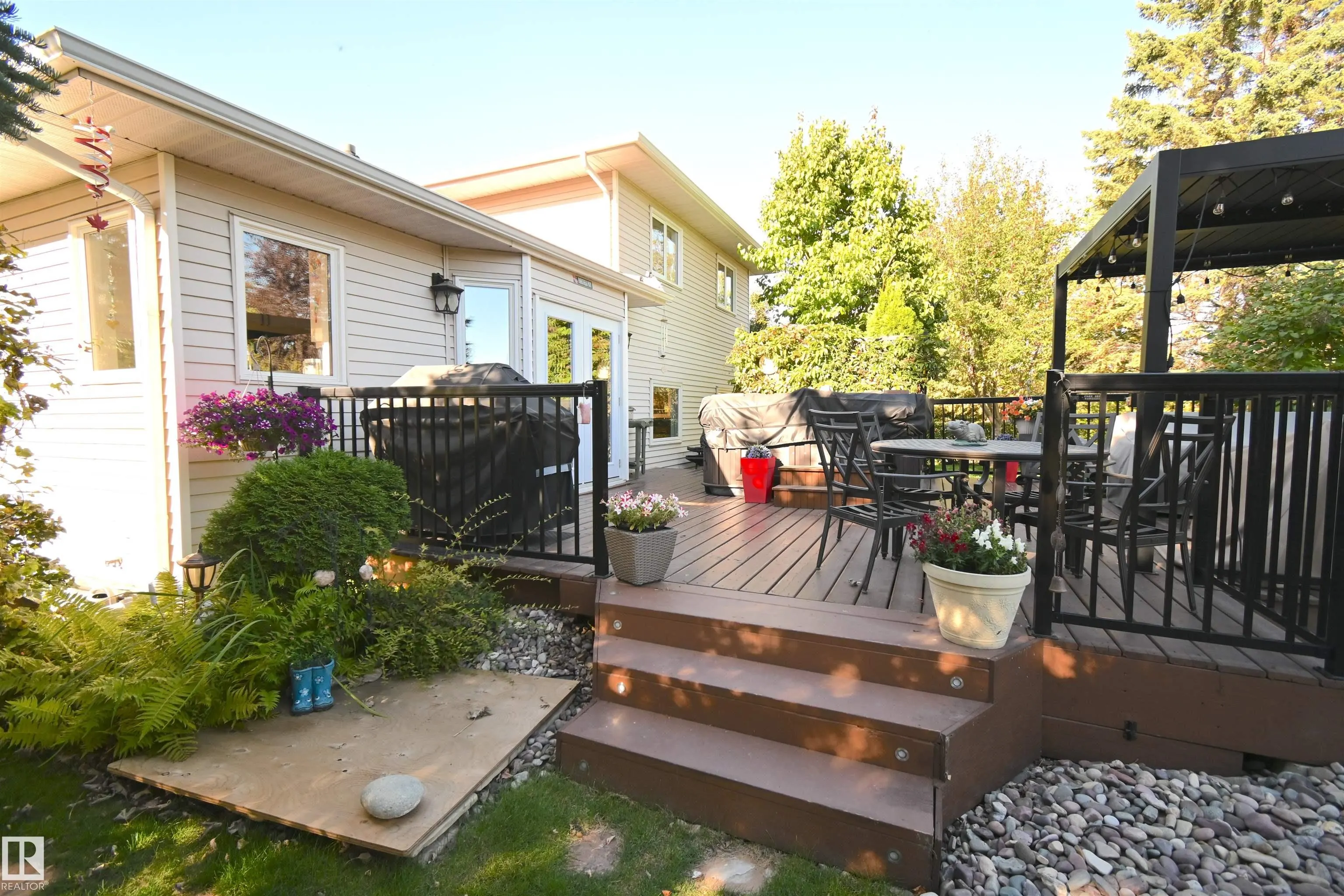 56 STONESHIRE Crescent