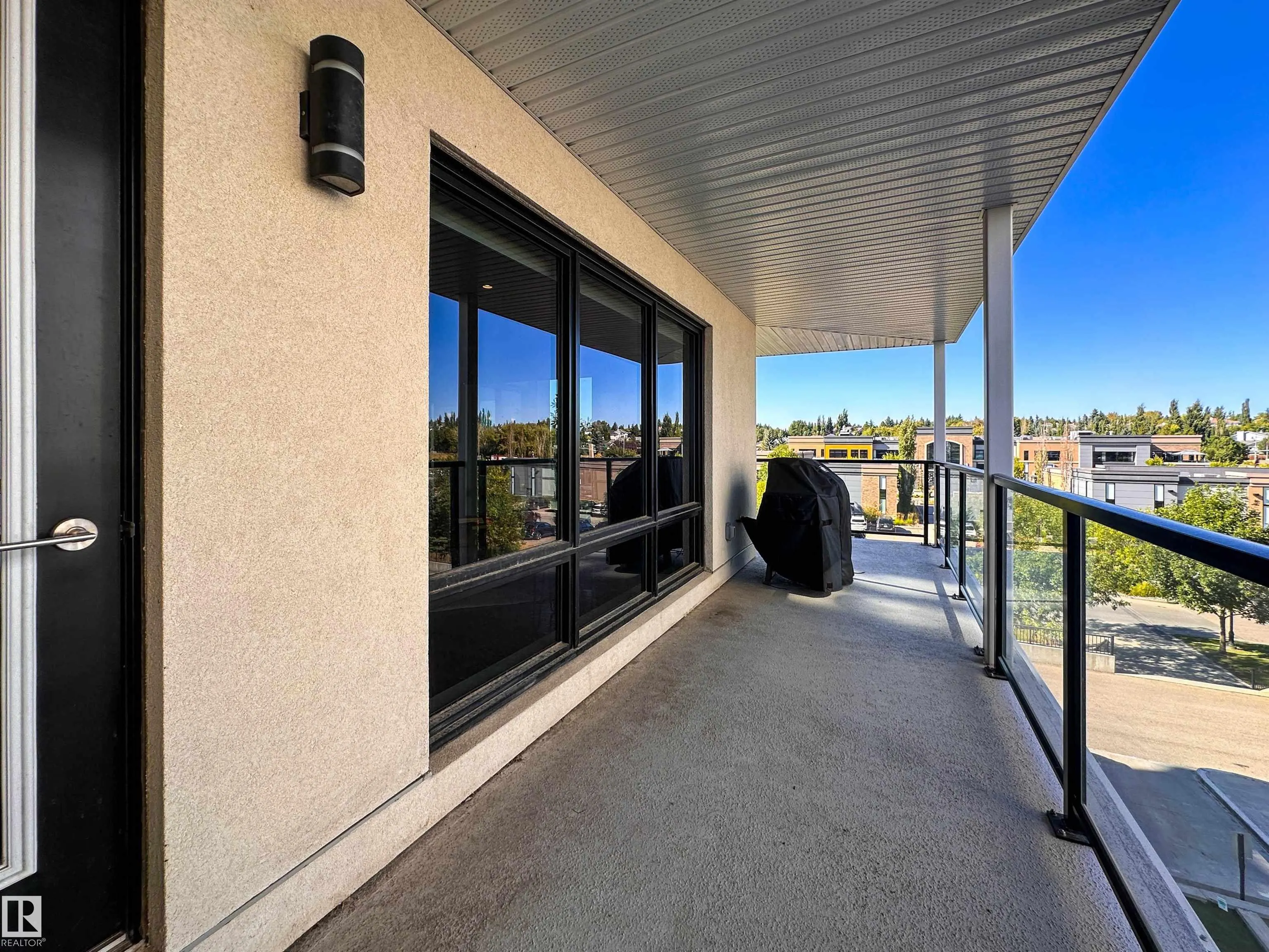 200 BELLEROSE Drive