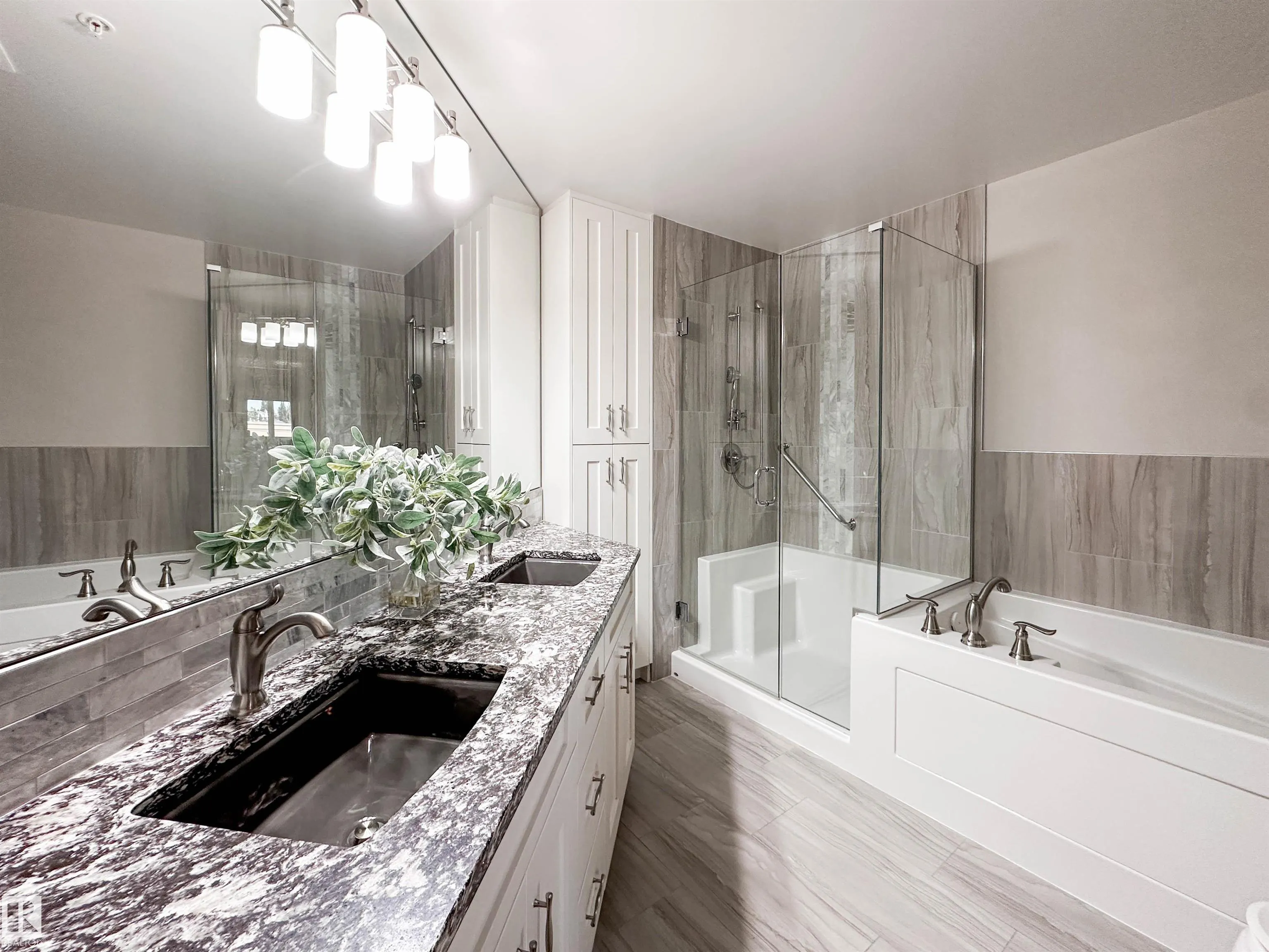 200 BELLEROSE Drive