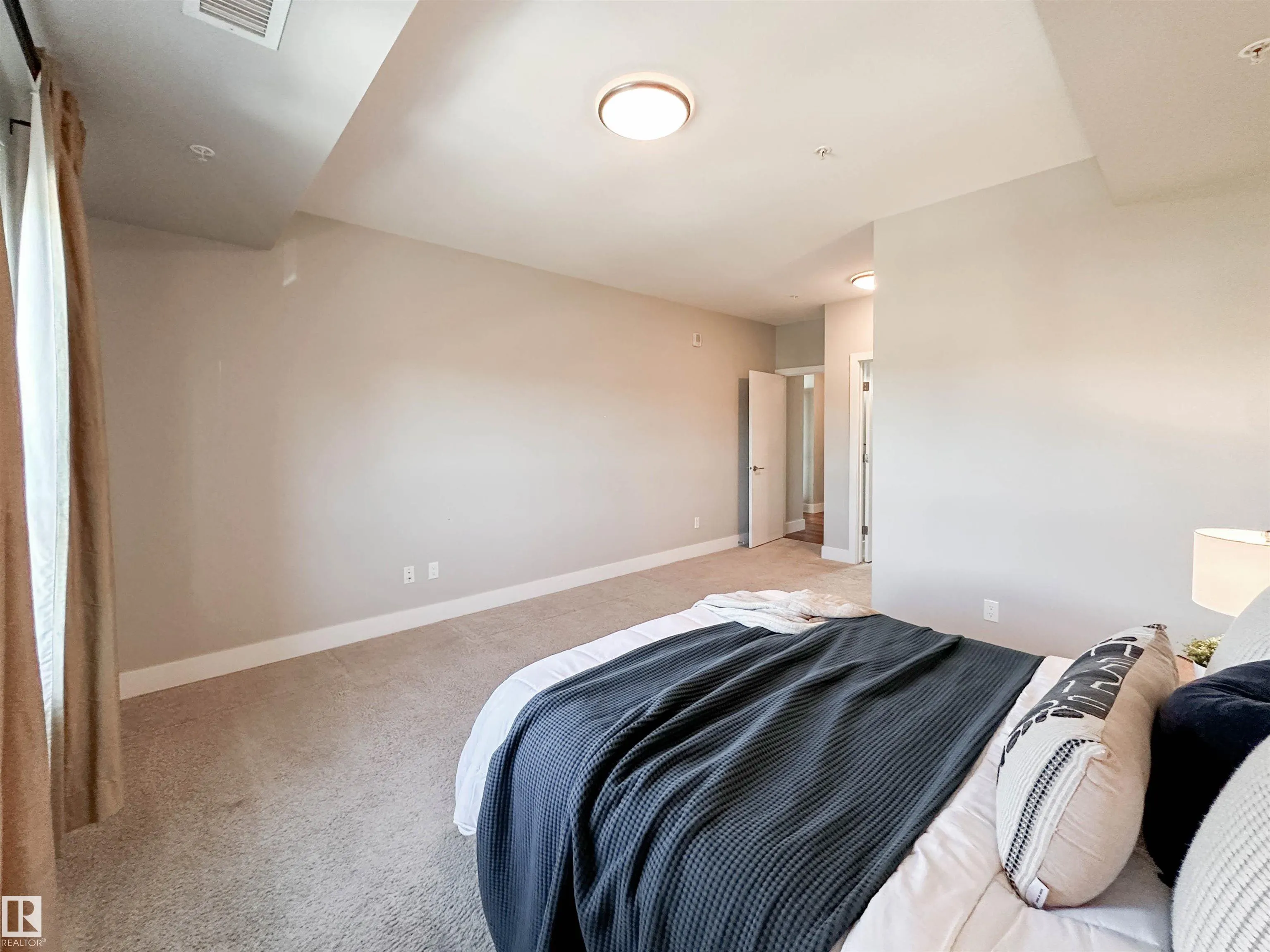 200 BELLEROSE Drive