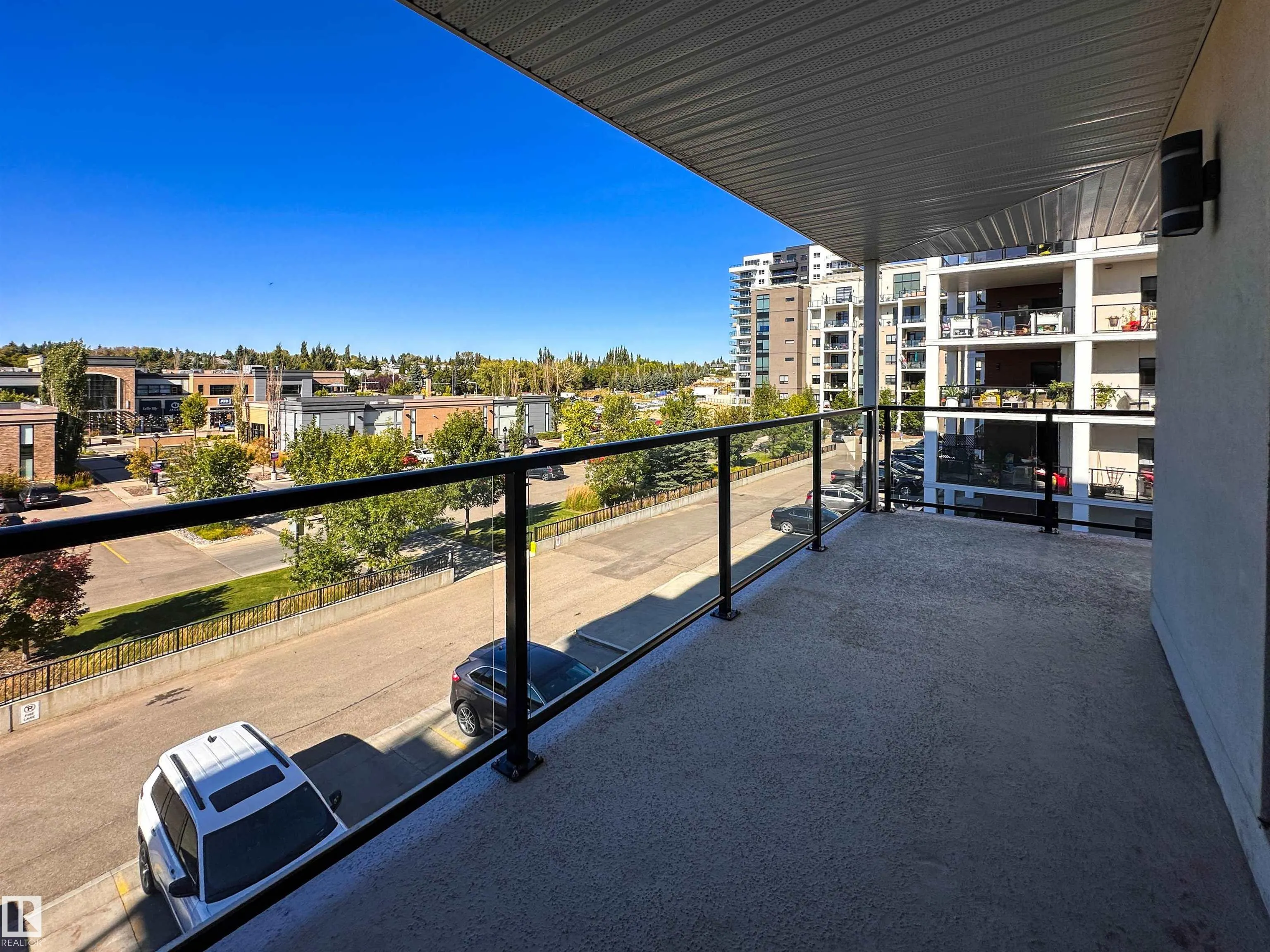 200 BELLEROSE Drive