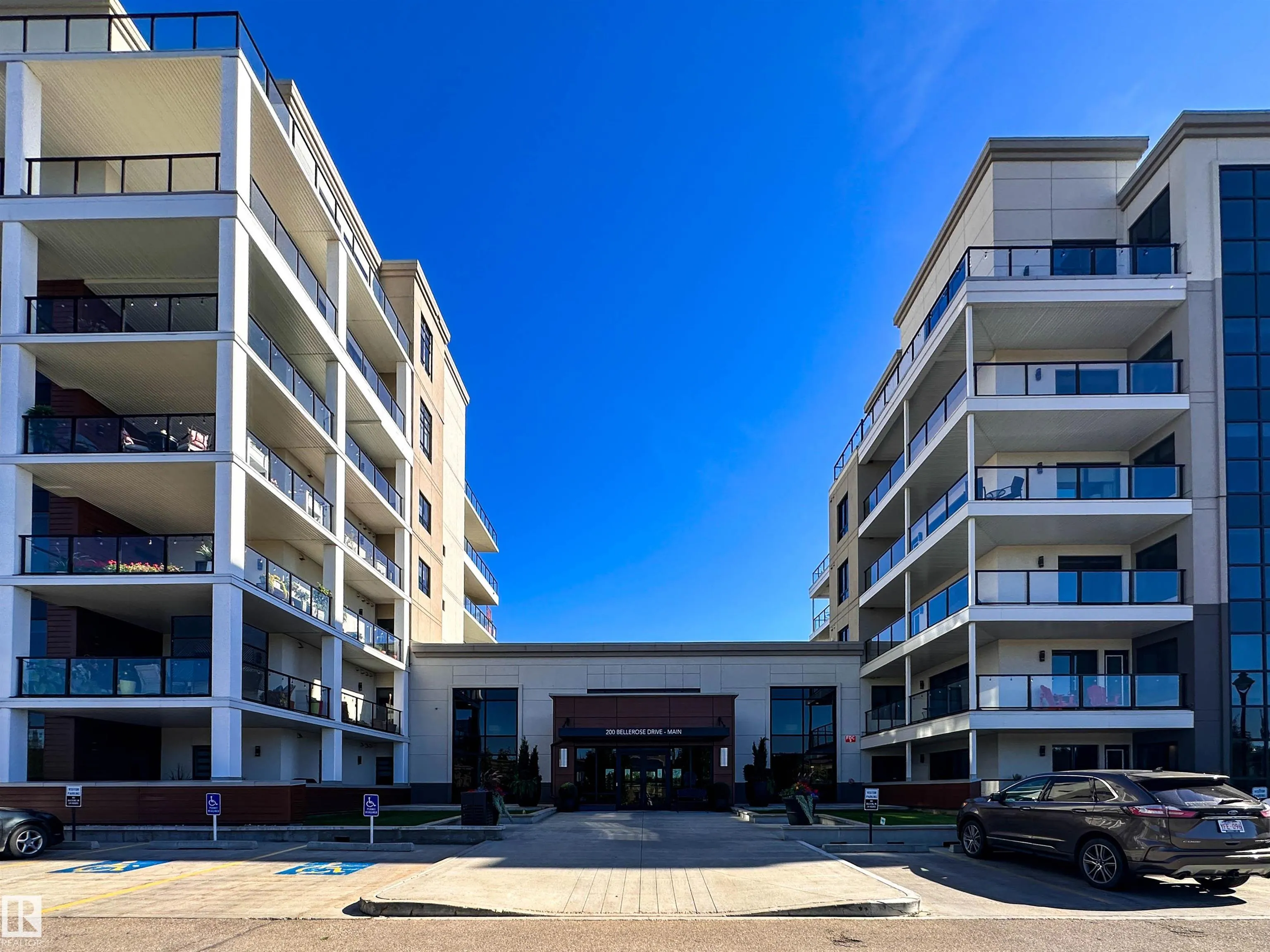 200 BELLEROSE Drive