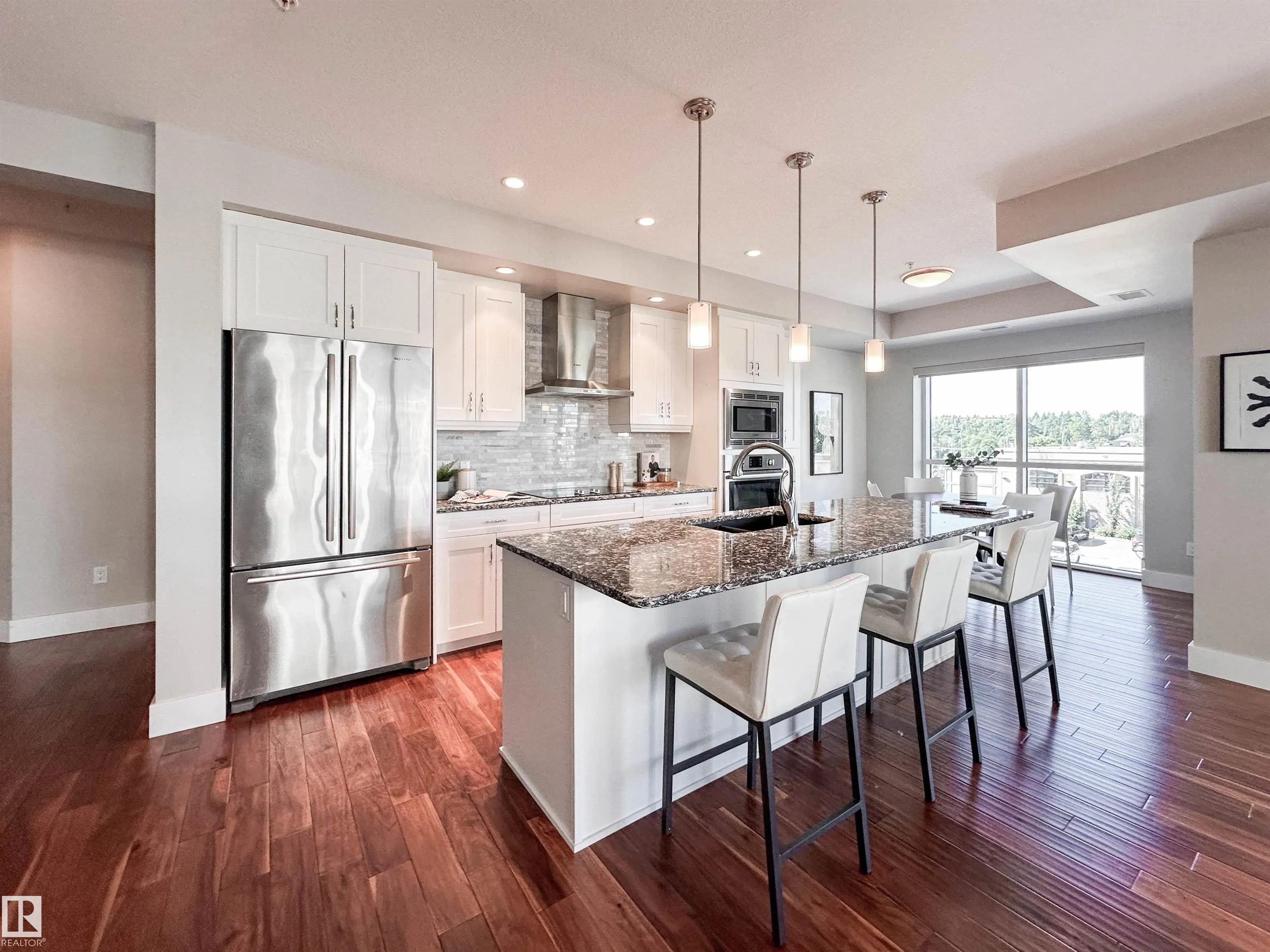 200 BELLEROSE Drive