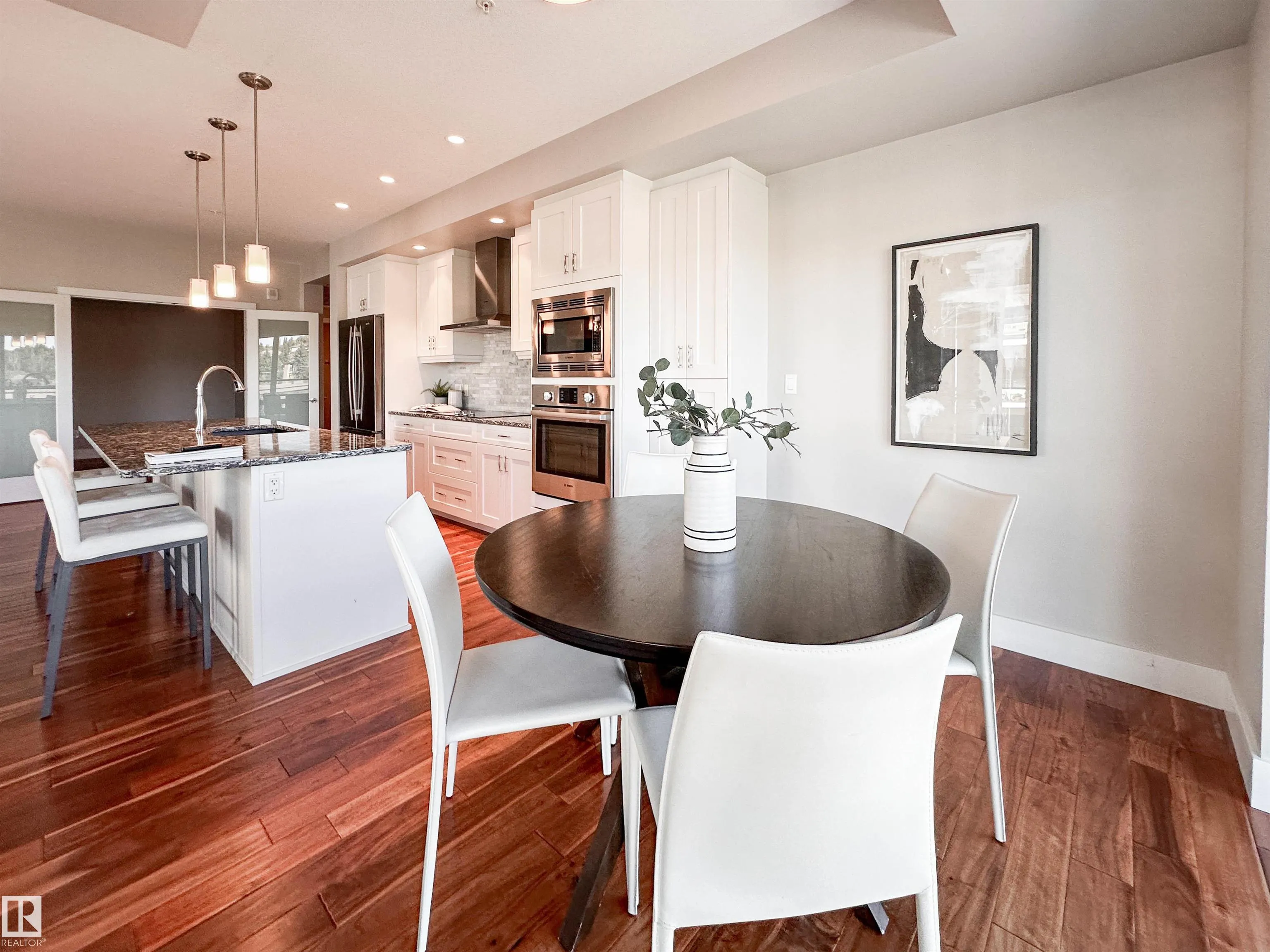 200 BELLEROSE Drive