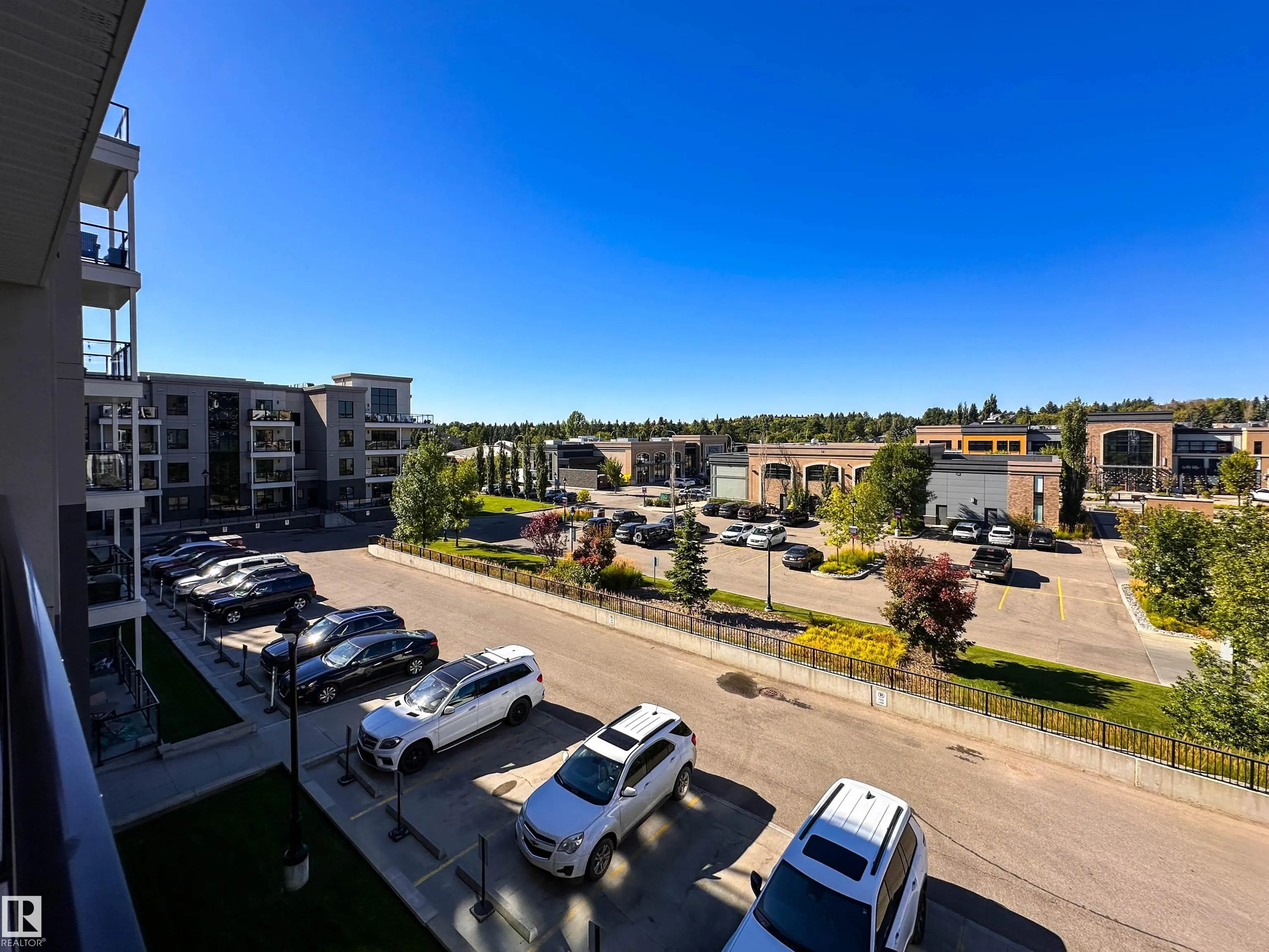 200 BELLEROSE Drive