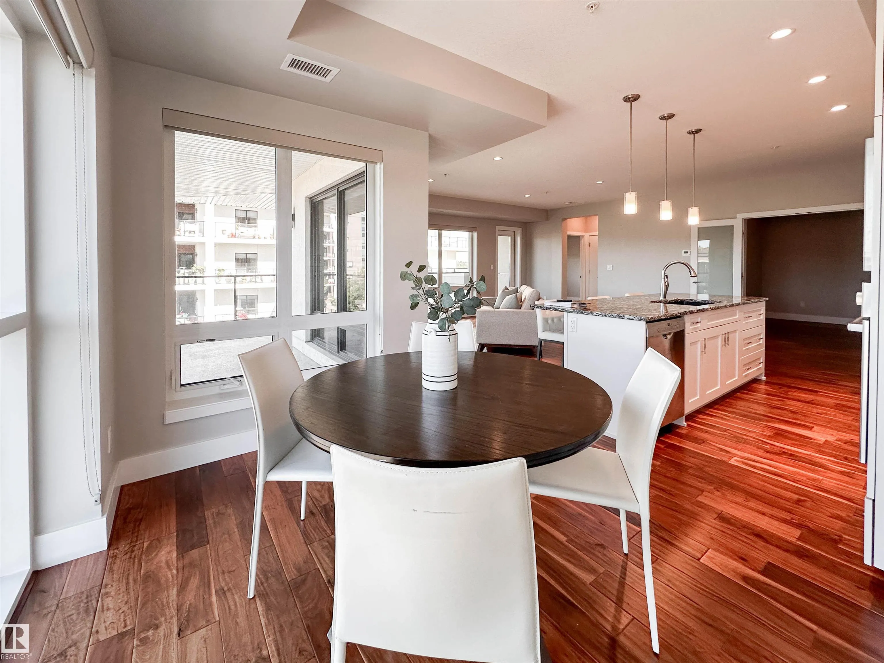 200 BELLEROSE Drive