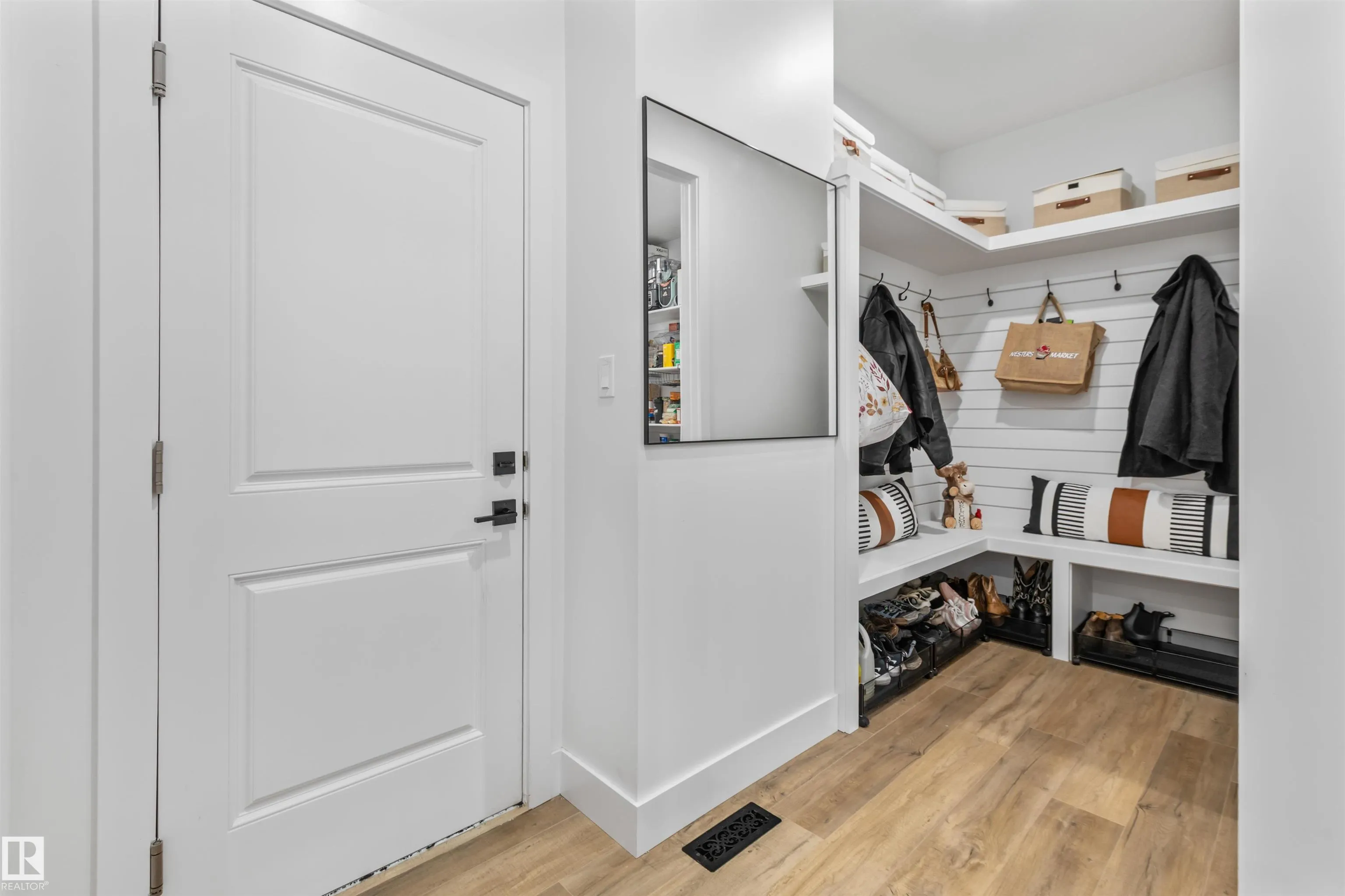 45 HULL Wynd