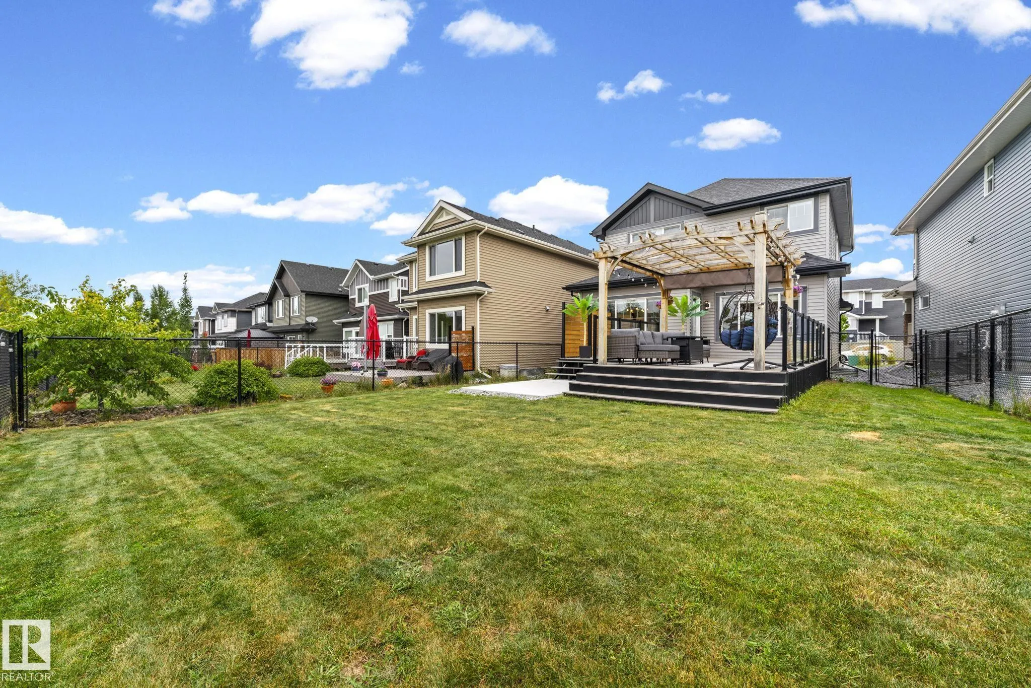 325 Annandale Crescent