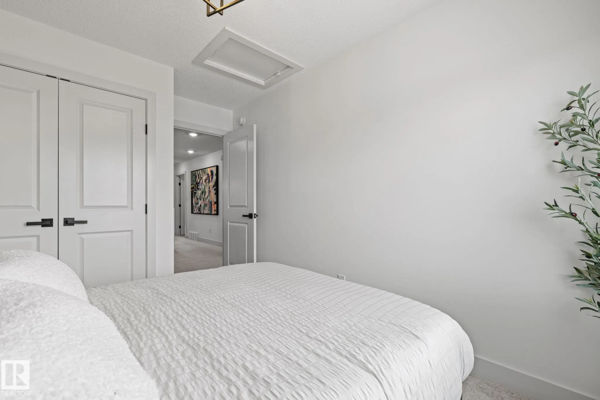325 Annandale Crescent