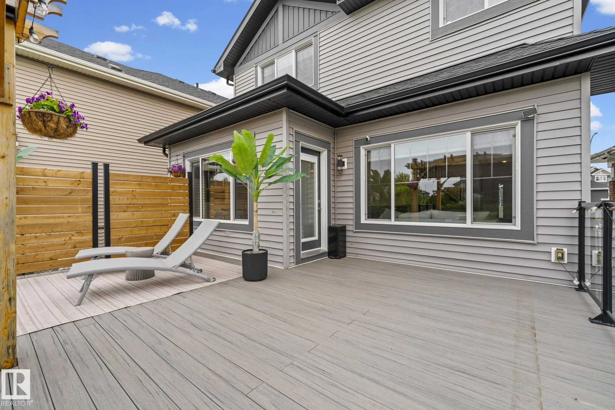 325 Annandale Crescent
