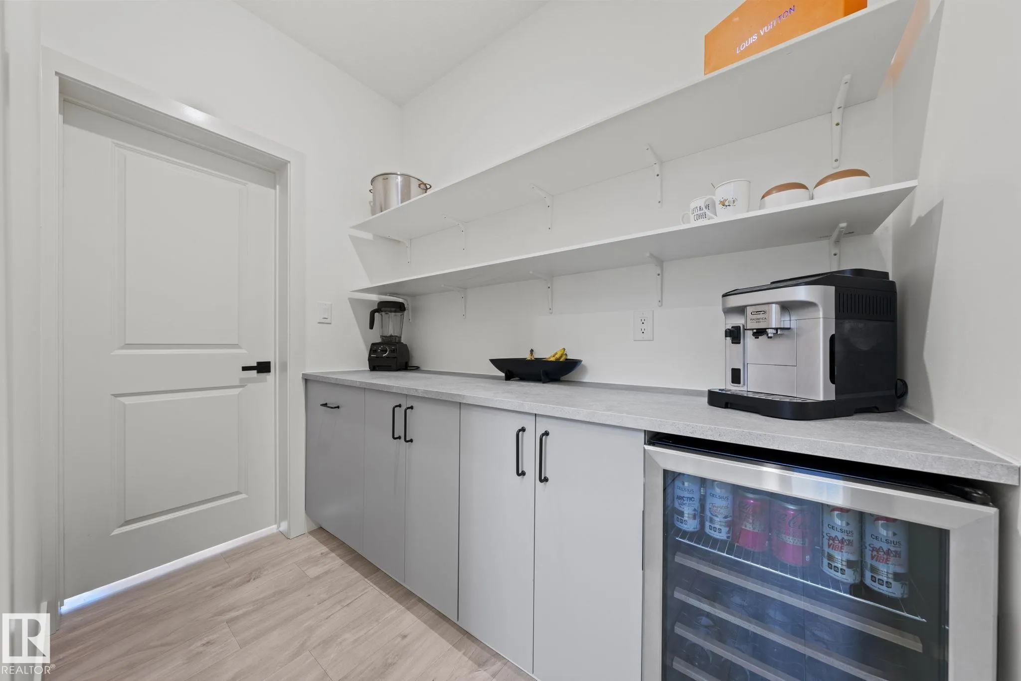 325 Annandale Crescent