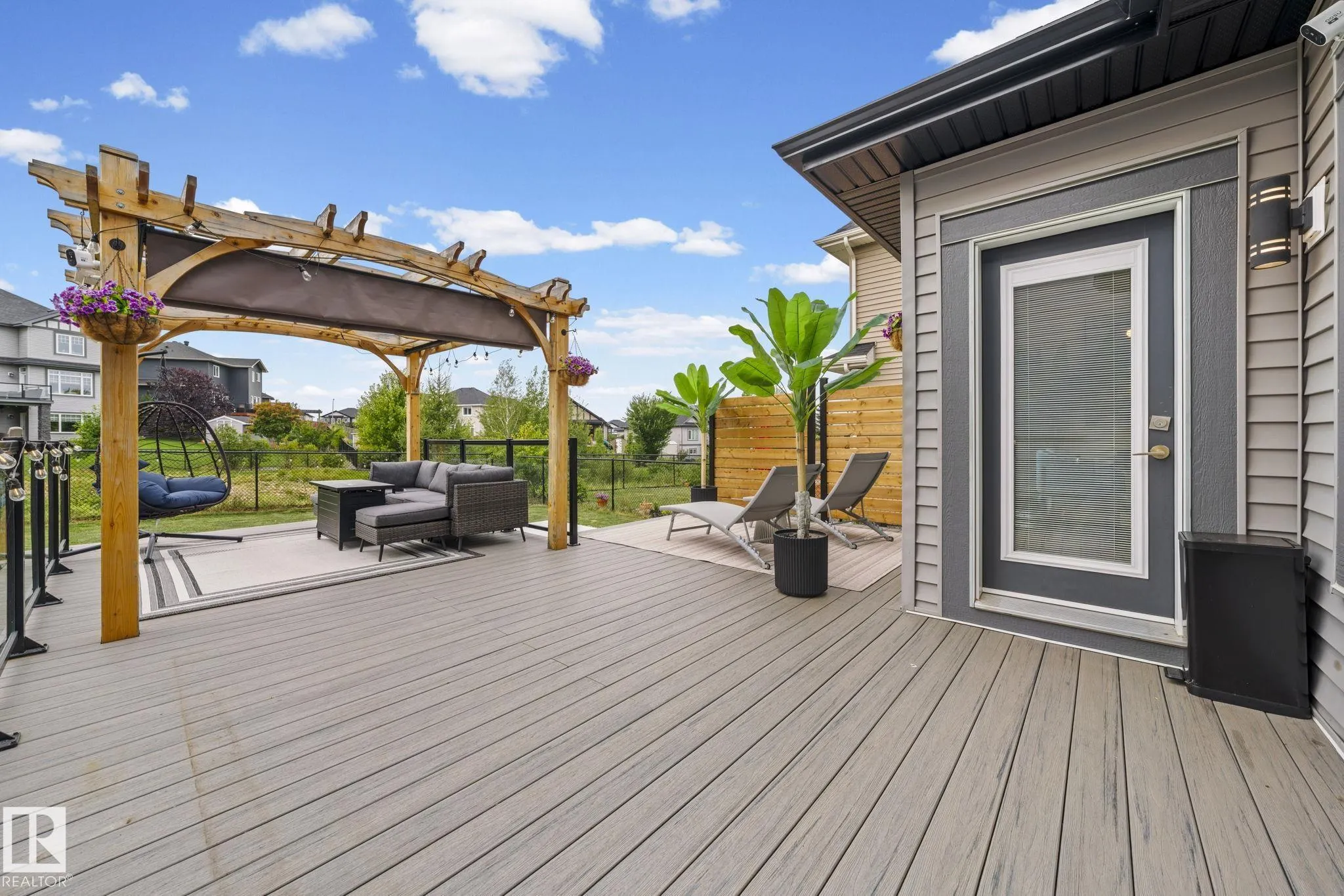 325 Annandale Crescent
