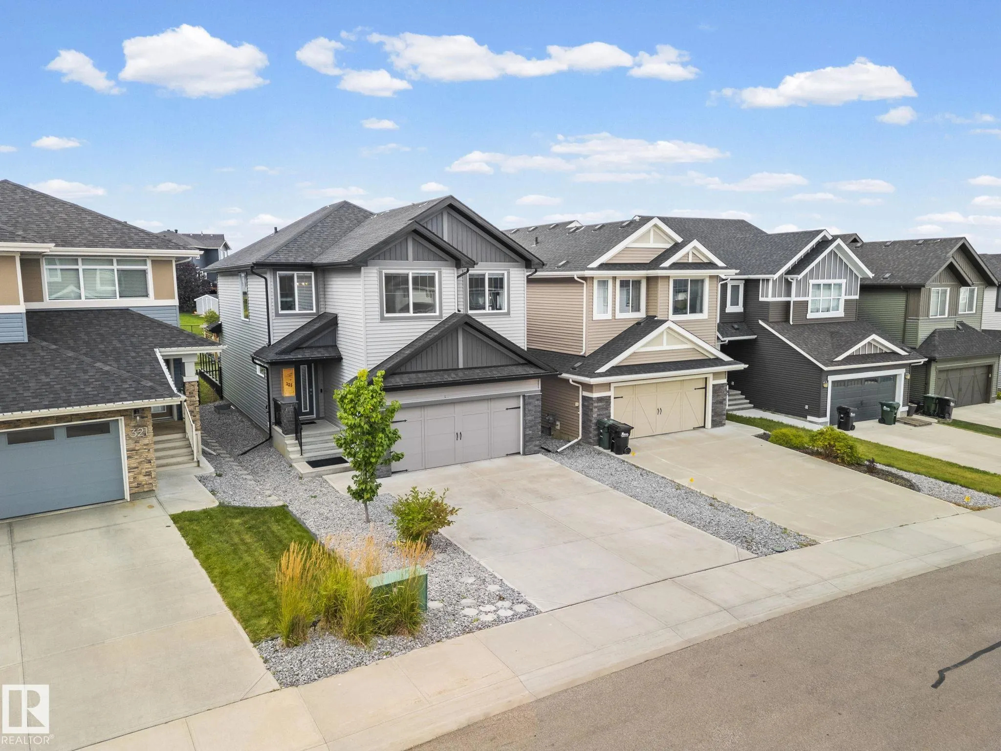 325 Annandale Crescent