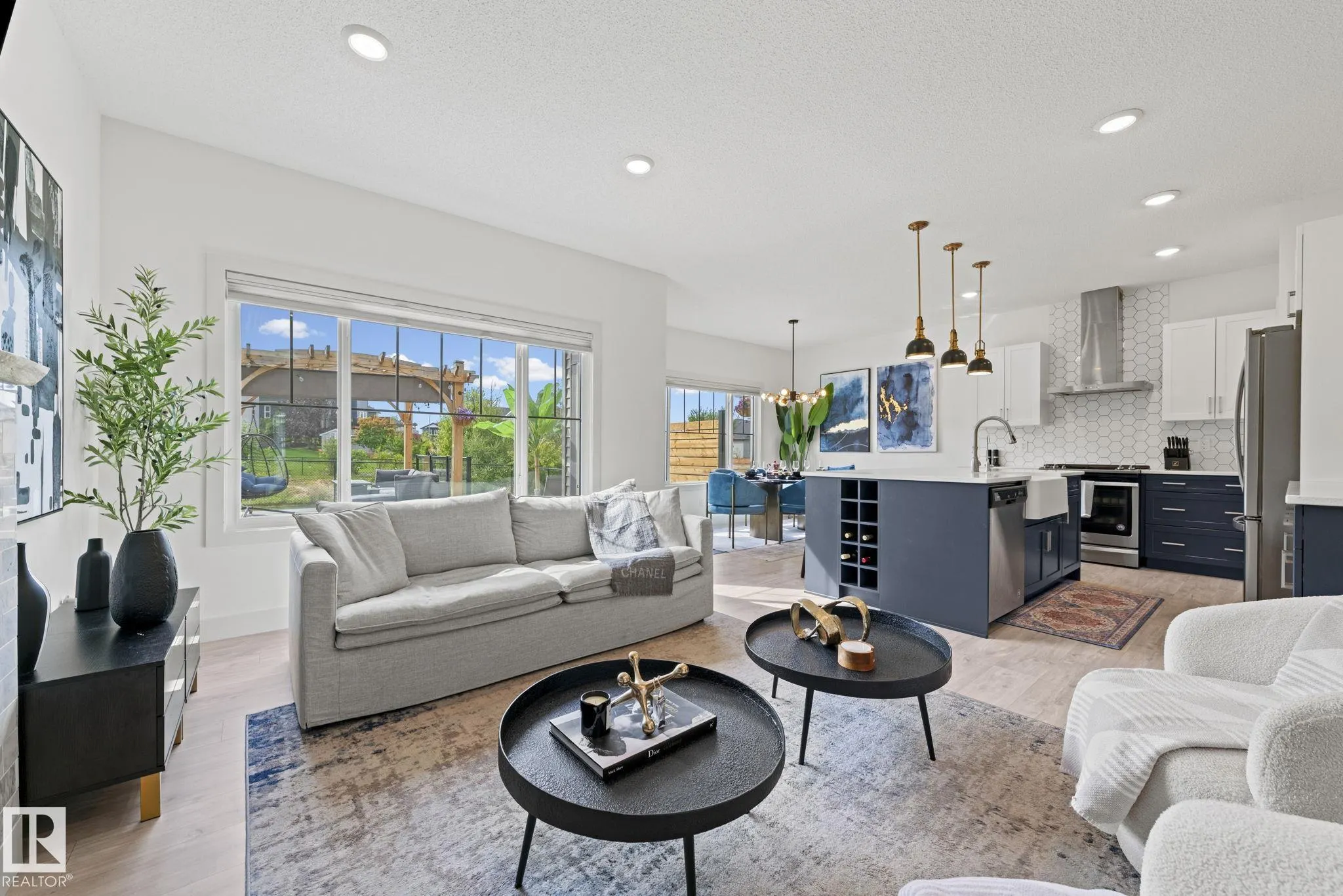 325 Annandale Crescent