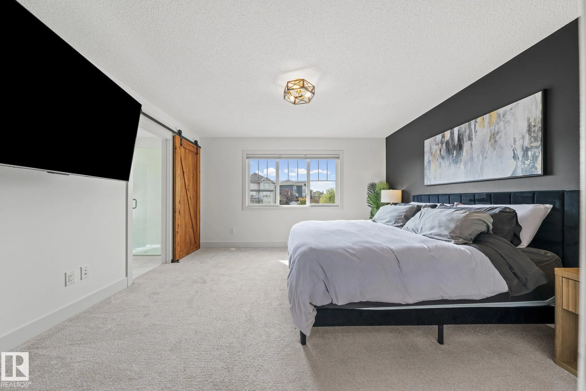 325 Annandale Crescent